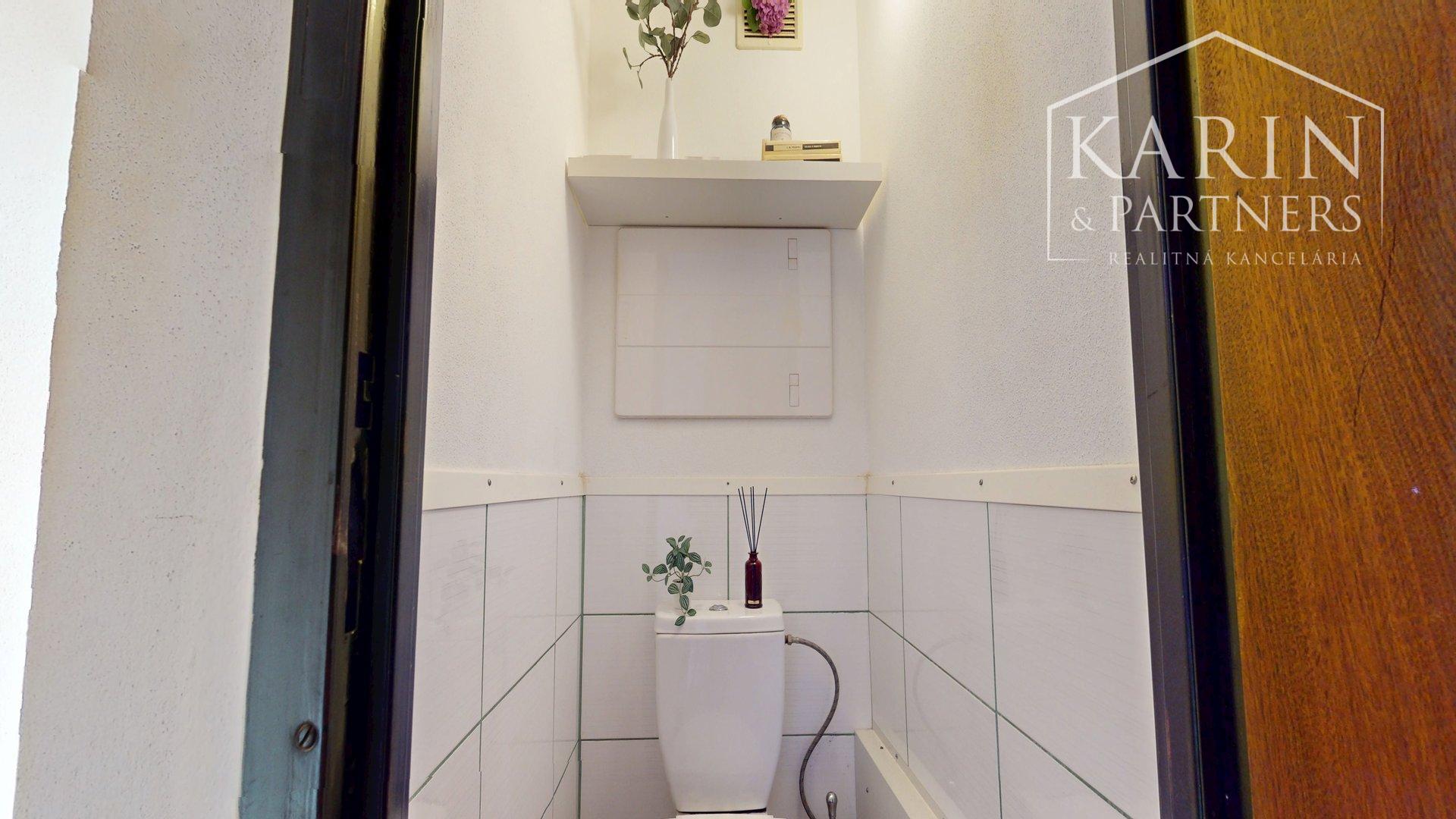 ZARIADENÝ PRIESTRANNÝ A SLNEČNÝ 2I BYT DISPOZIČNE UPRAVENÝ NA 3I