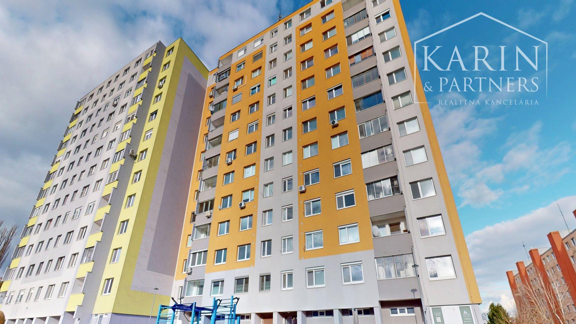 ZARIADENÝ PRIESTRANNÝ A SLNEČNÝ 2I BYT DISPOZIČNE UPRAVENÝ NA 3I