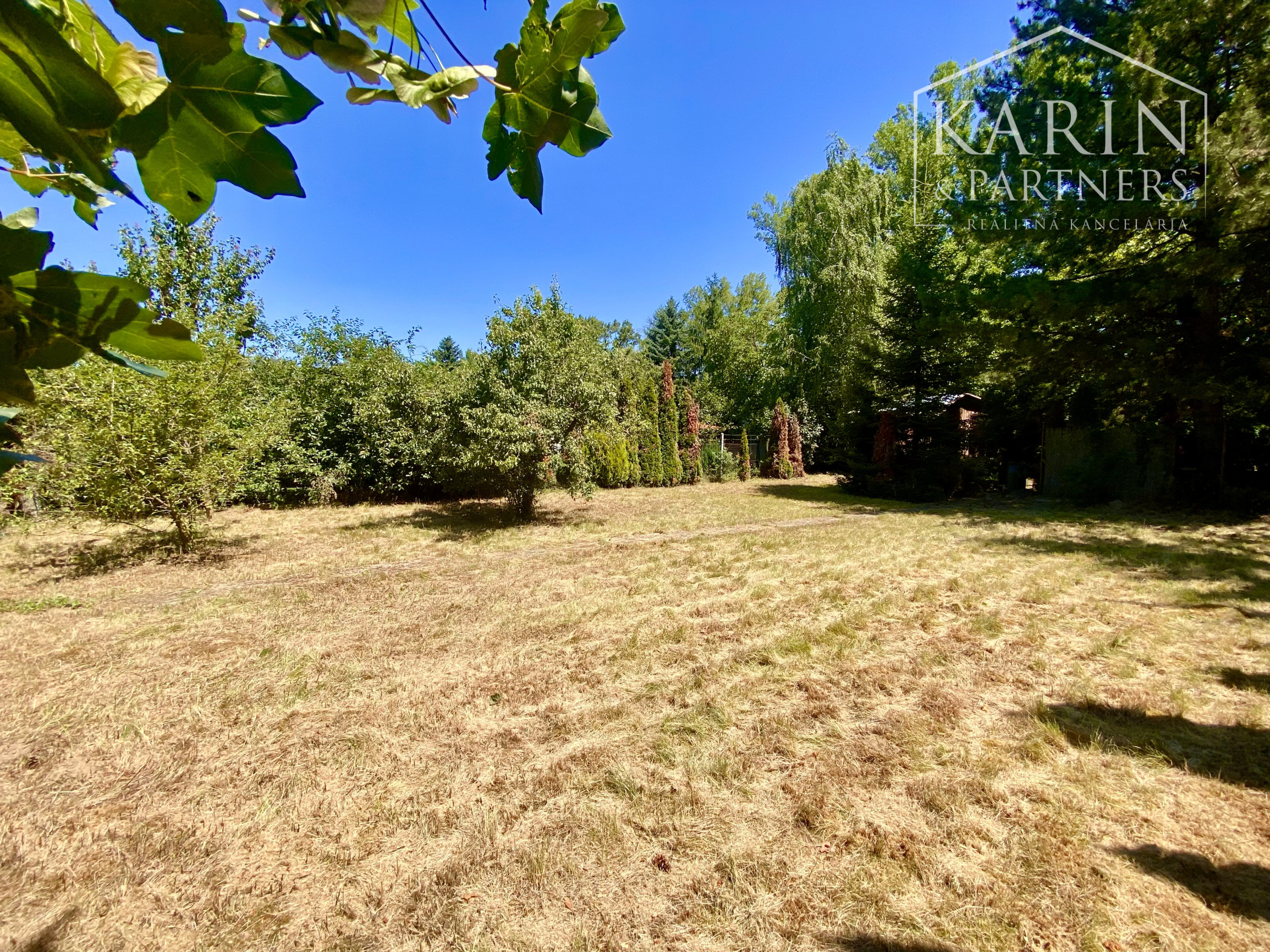 JEDINEČNÁ PRÍLEŽITOSŤ: ZÁHRADA V BLÍZKOSTI LESA SEREĎ