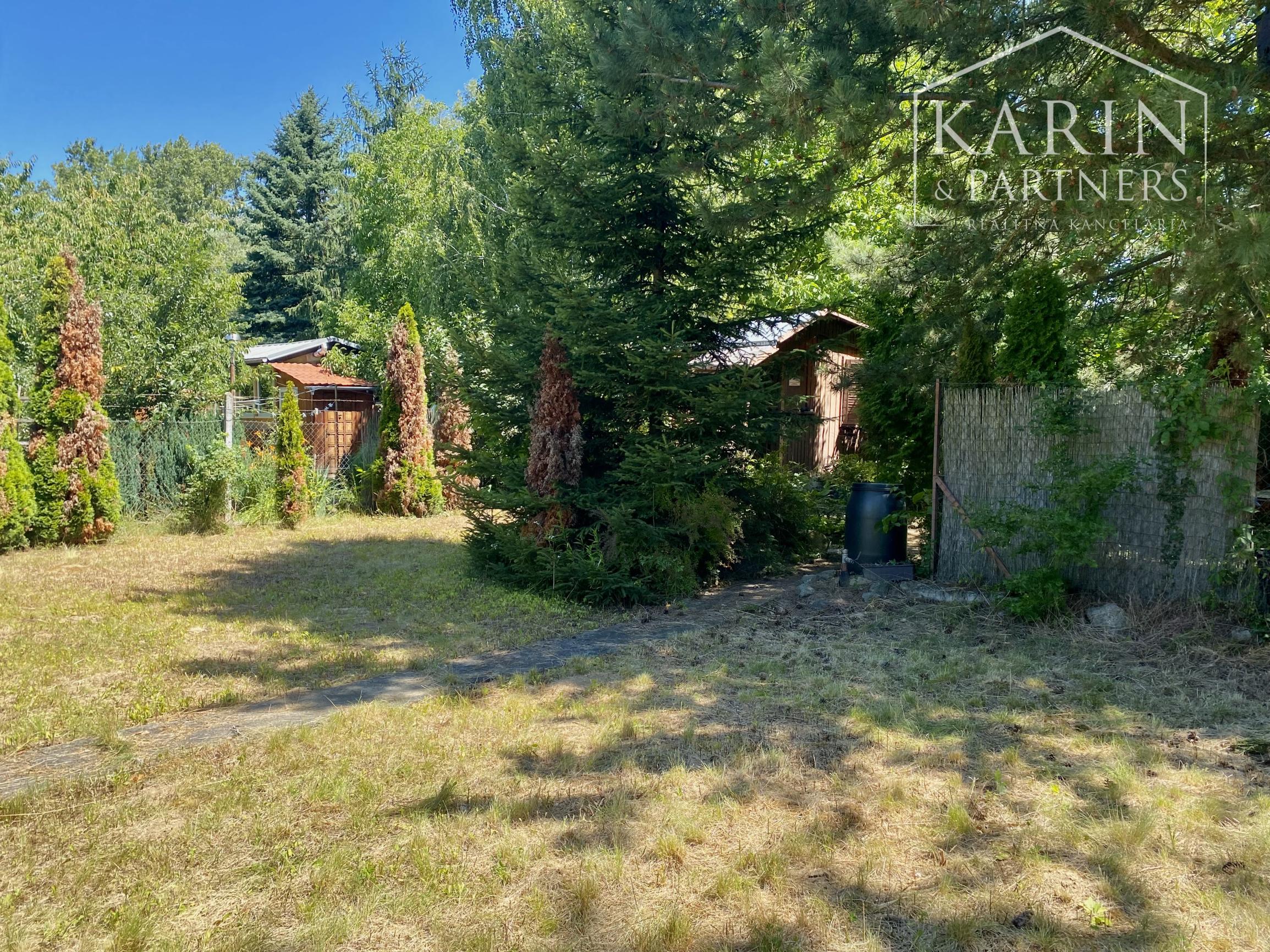 JEDINEČNÁ PRÍLEŽITOSŤ: ZÁHRADA V BLÍZKOSTI LESA SEREĎ