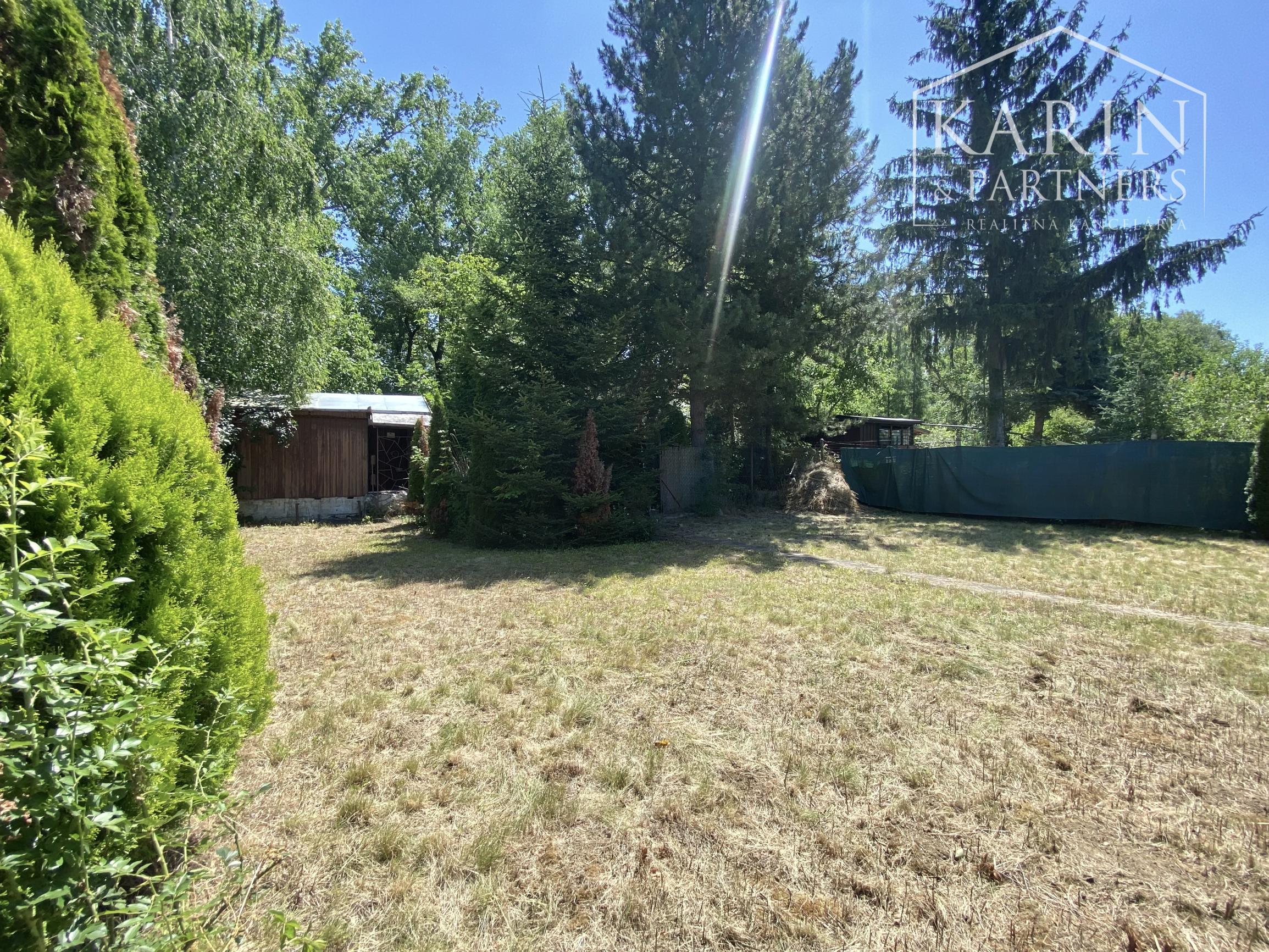 JEDINEČNÁ PRÍLEŽITOSŤ: ZÁHRADA V BLÍZKOSTI LESA SEREĎ