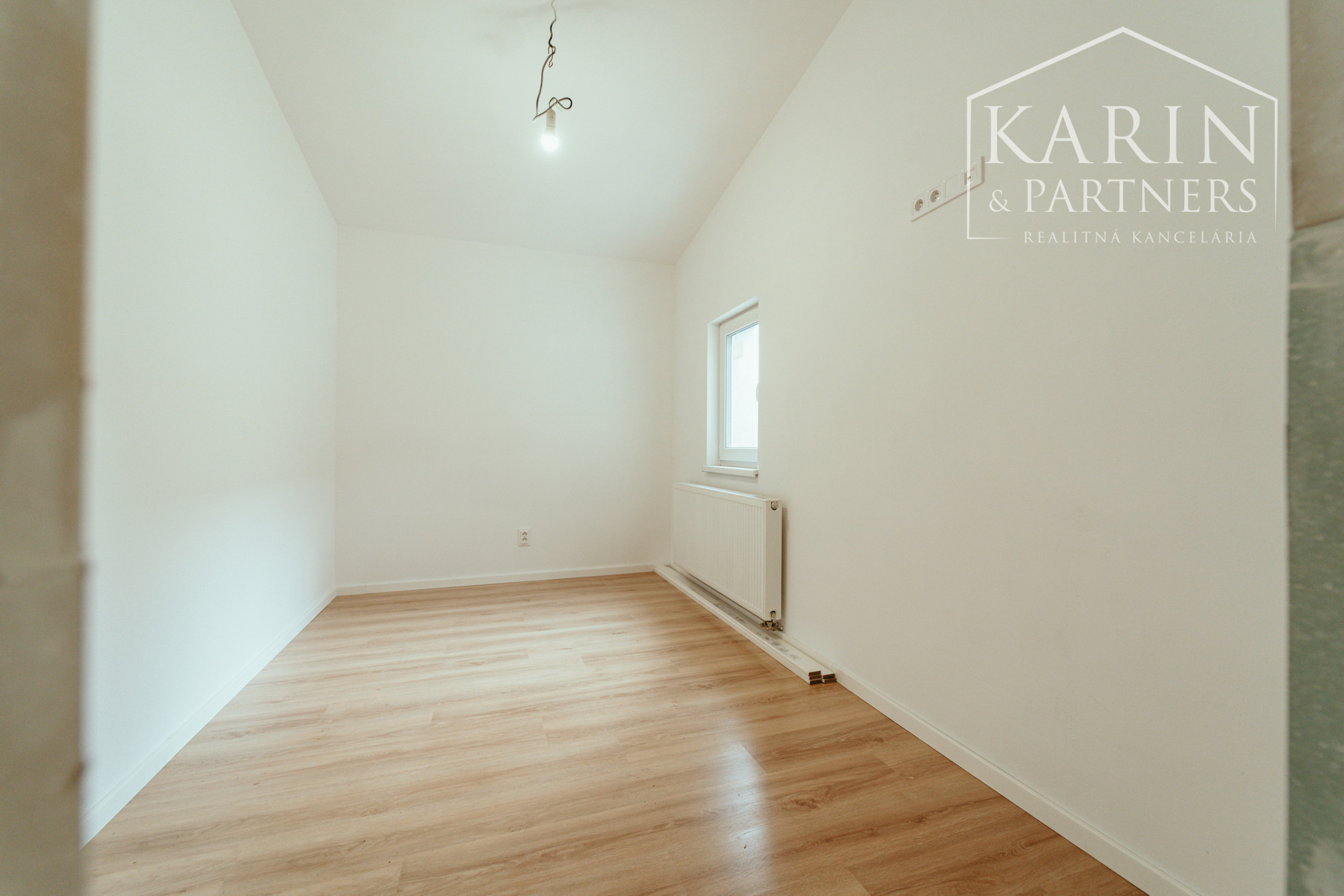 Kompletne zrekonštruovaný 4i rodinný dom v meste Šaštín-Stráže