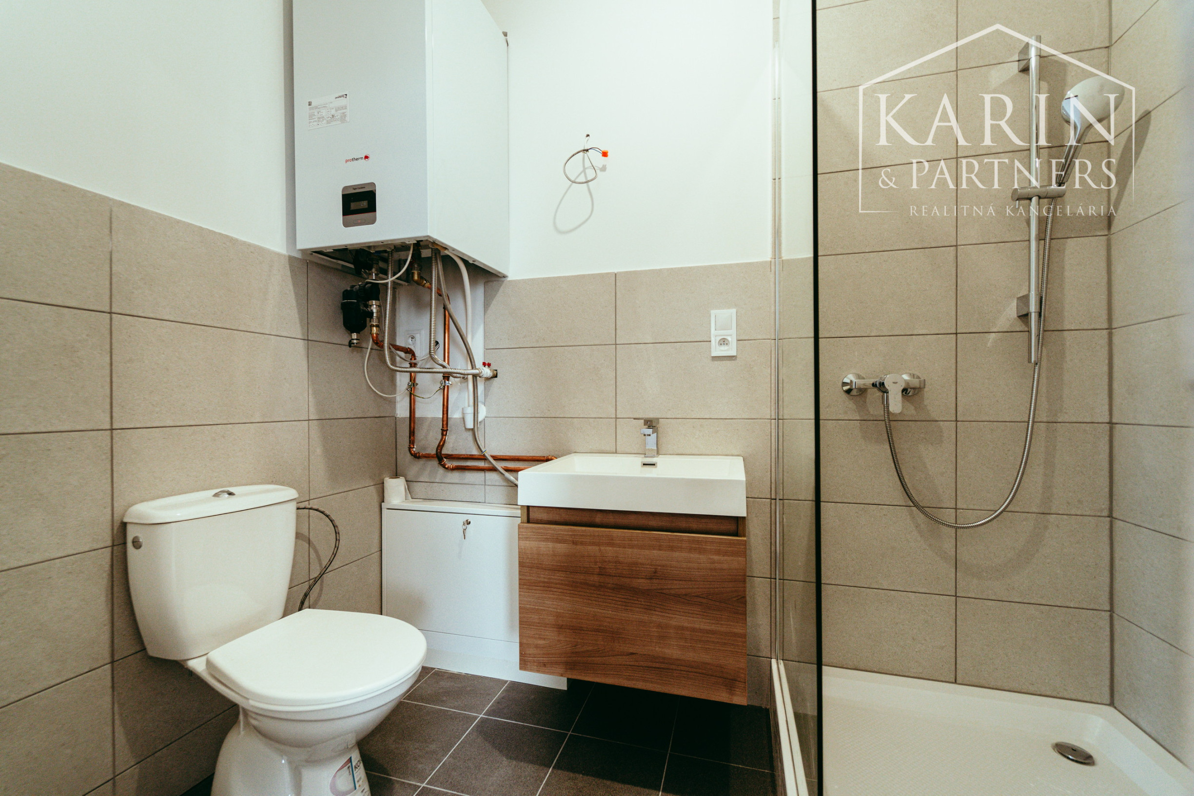 Kompletne zrekonštruovaný 4i rodinný dom v meste Šaštín-Stráže