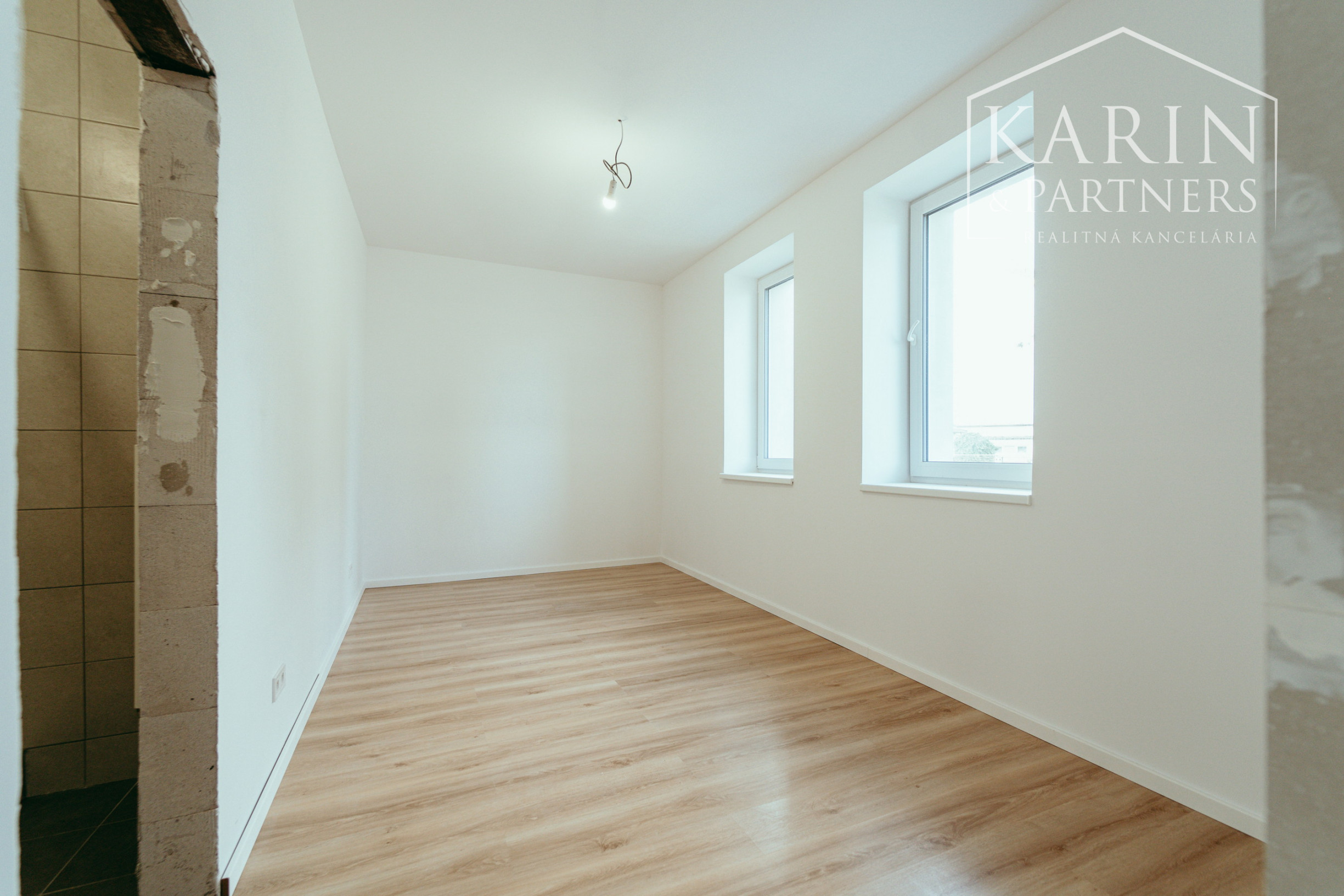 Kompletne zrekonštruovaný 4i rodinný dom v meste Šaštín-Stráže