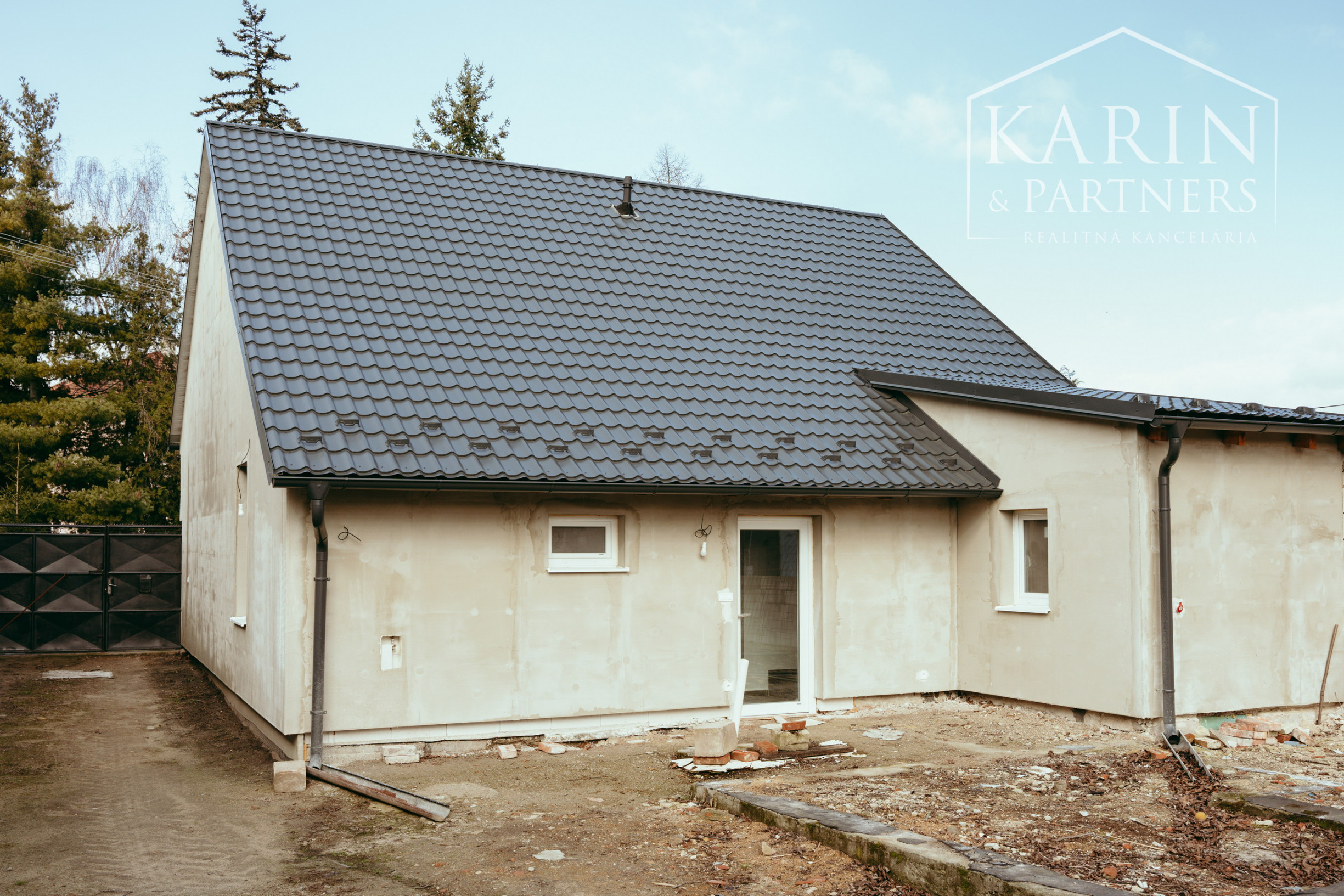 Kompletne zrekonštruovaný 4i rodinný dom v meste Šaštín-Stráže