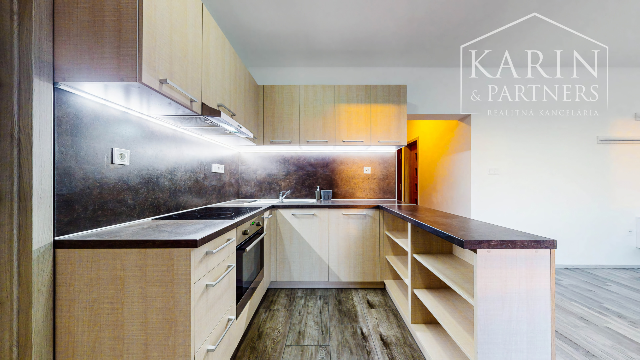 Štýlová novostavba v Kozárovciach – bývajte moderne s minimálnymi nákladmi!