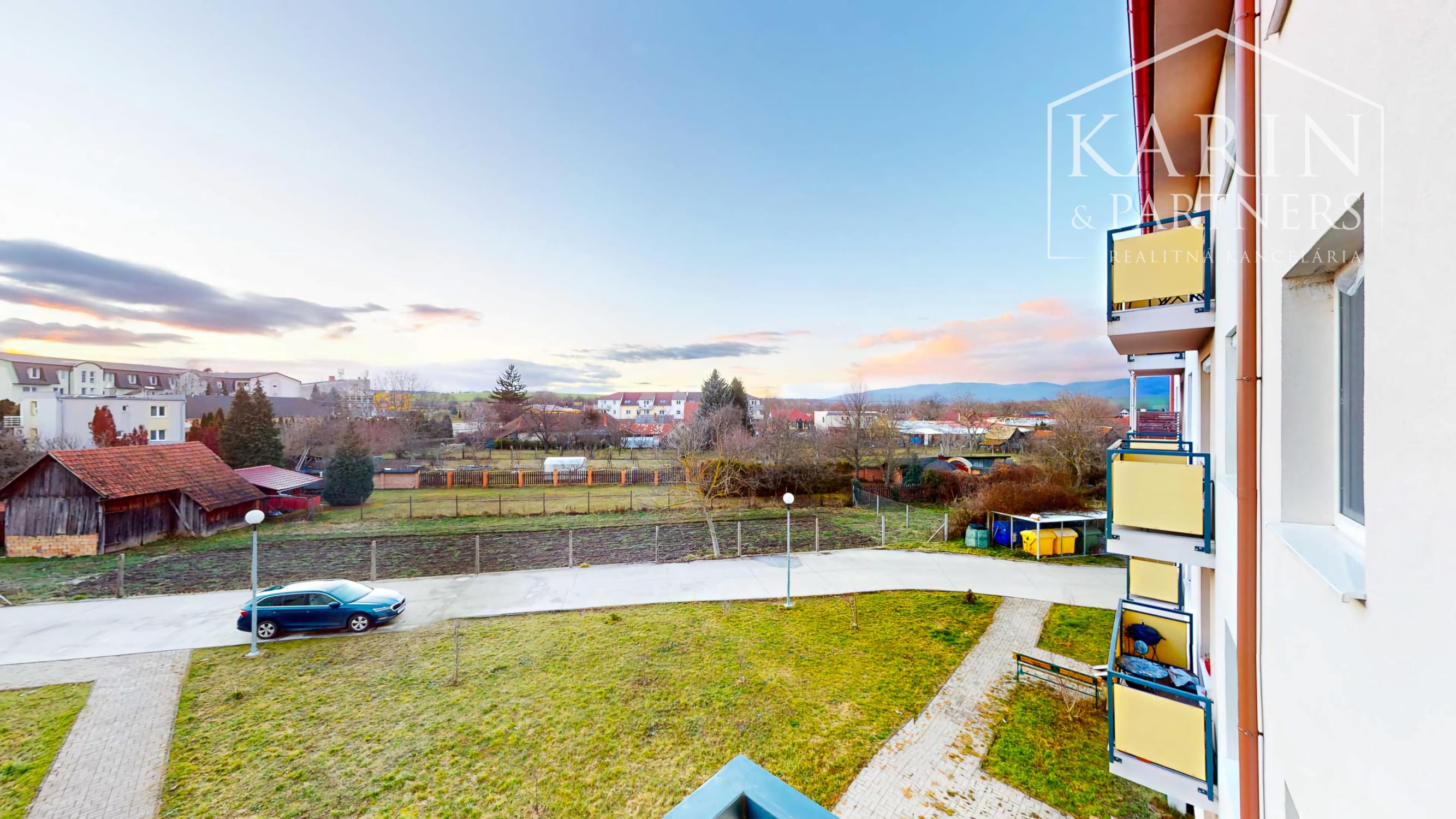 Štýlová novostavba v Kozárovciach – bývajte moderne s minimálnymi nákladmi!