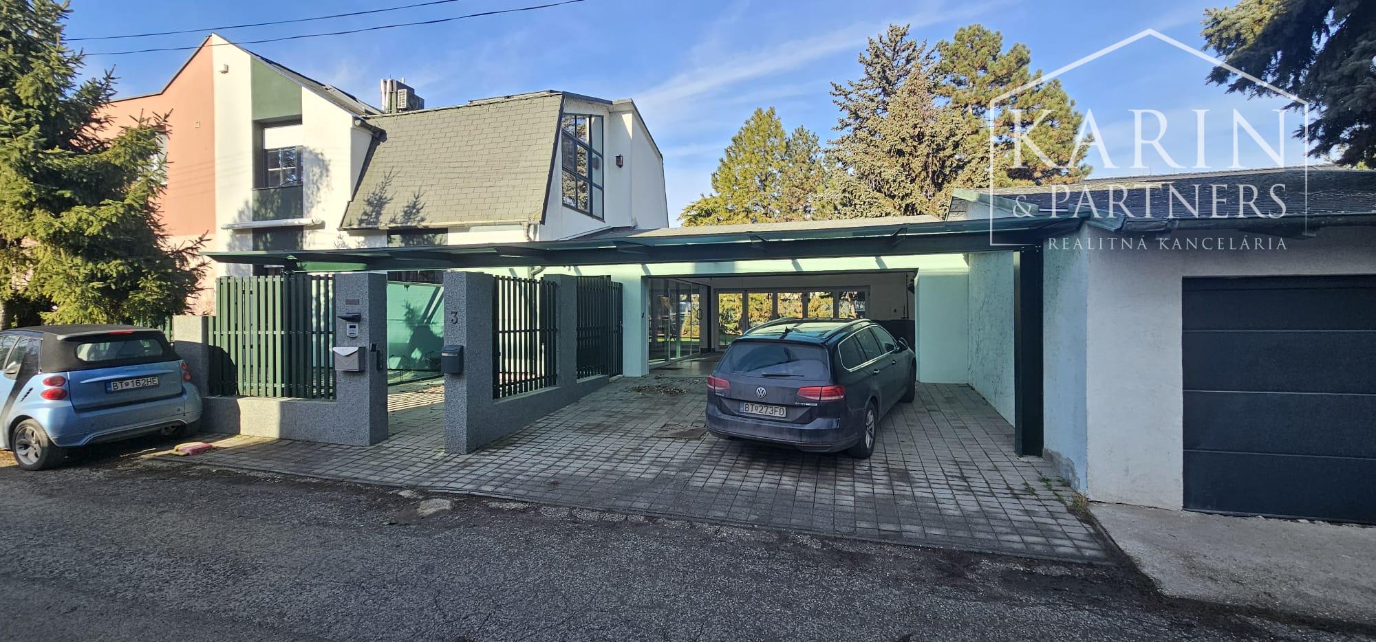 Prenájom - 8 izbový rodinný dom s 800m2 záhradou - Nové mesto BA III