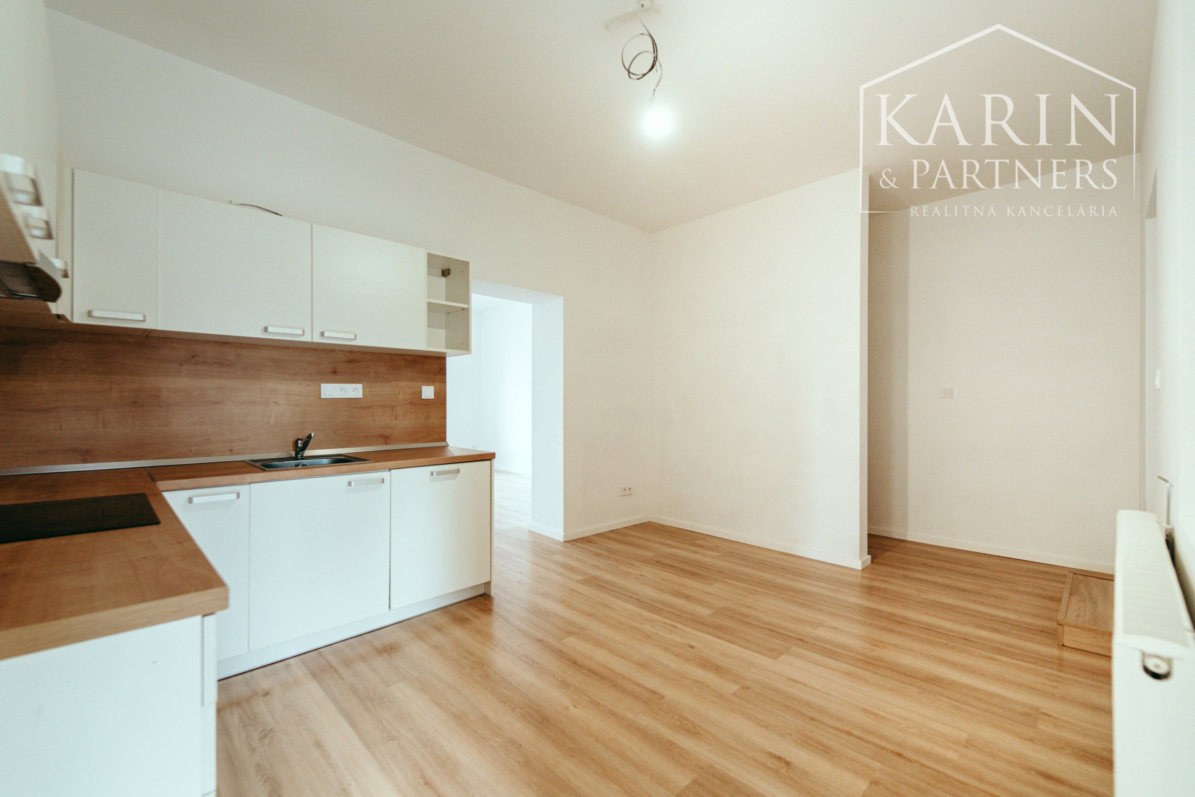 Kompletne zrekonštruovaný 4i rodinný dom v meste Šaštín-Stráže