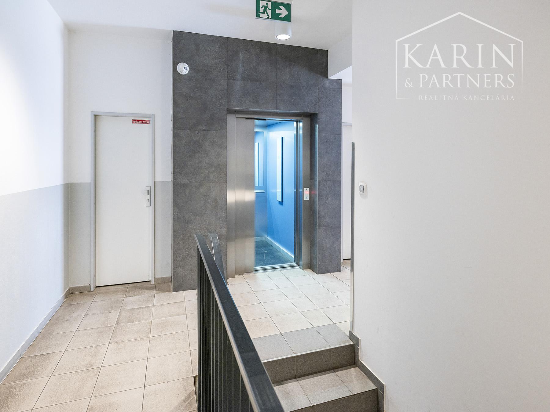 3-izbový byt s veľkou terasou, aký inde nenájdete