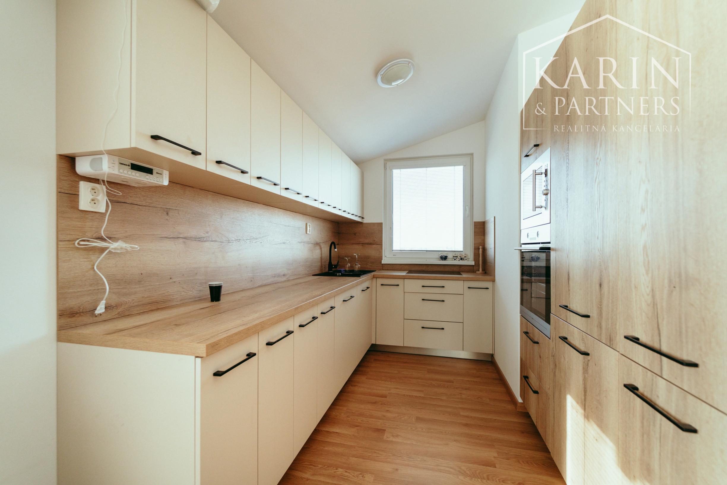 EXKLUZÍVNA 3-IZBOVÁ NOVOSTAVBA S TERASOU V PRIETRŽKE