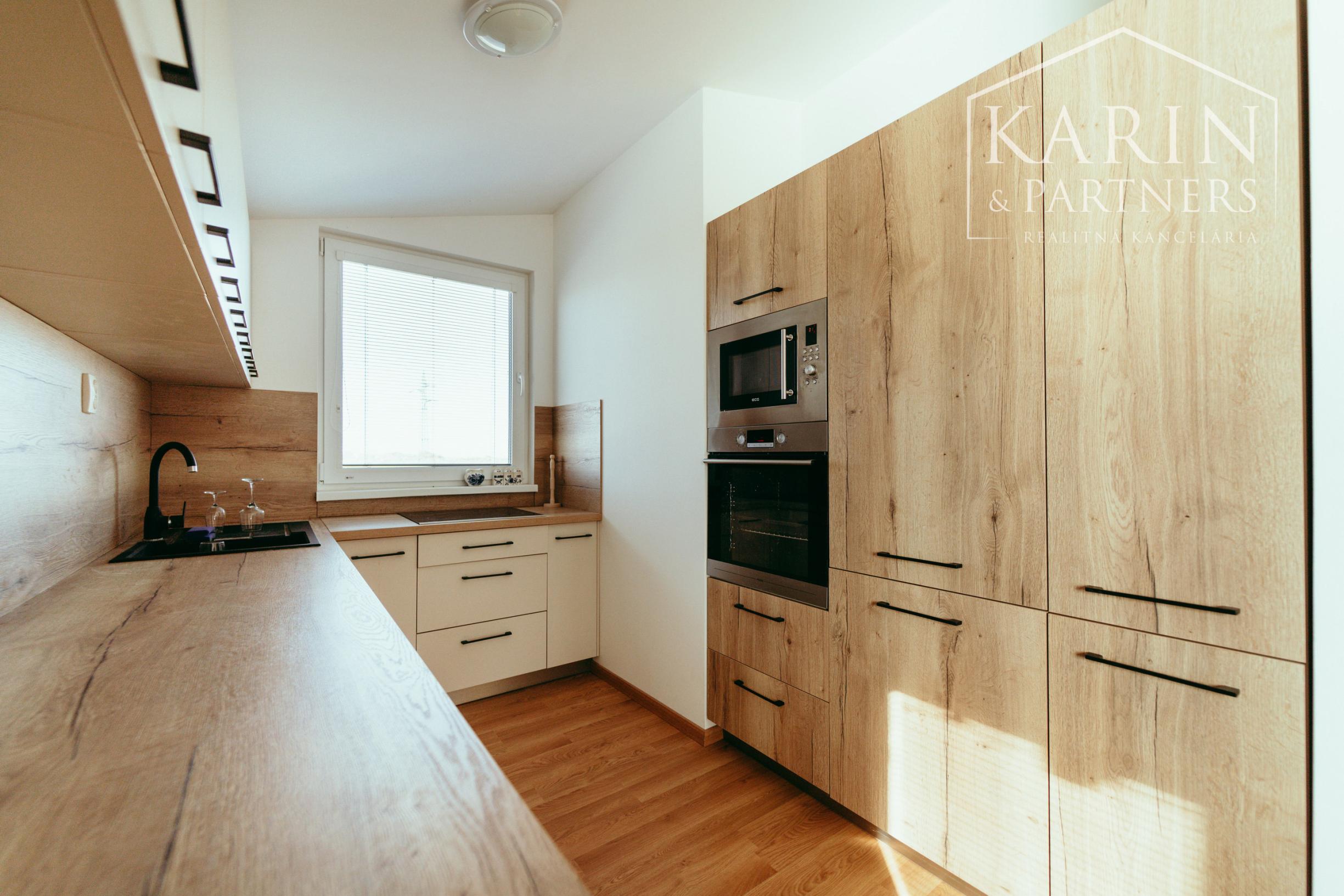 EXKLUZÍVNA 3-IZBOVÁ NOVOSTAVBA S TERASOU V PRIETRŽKE