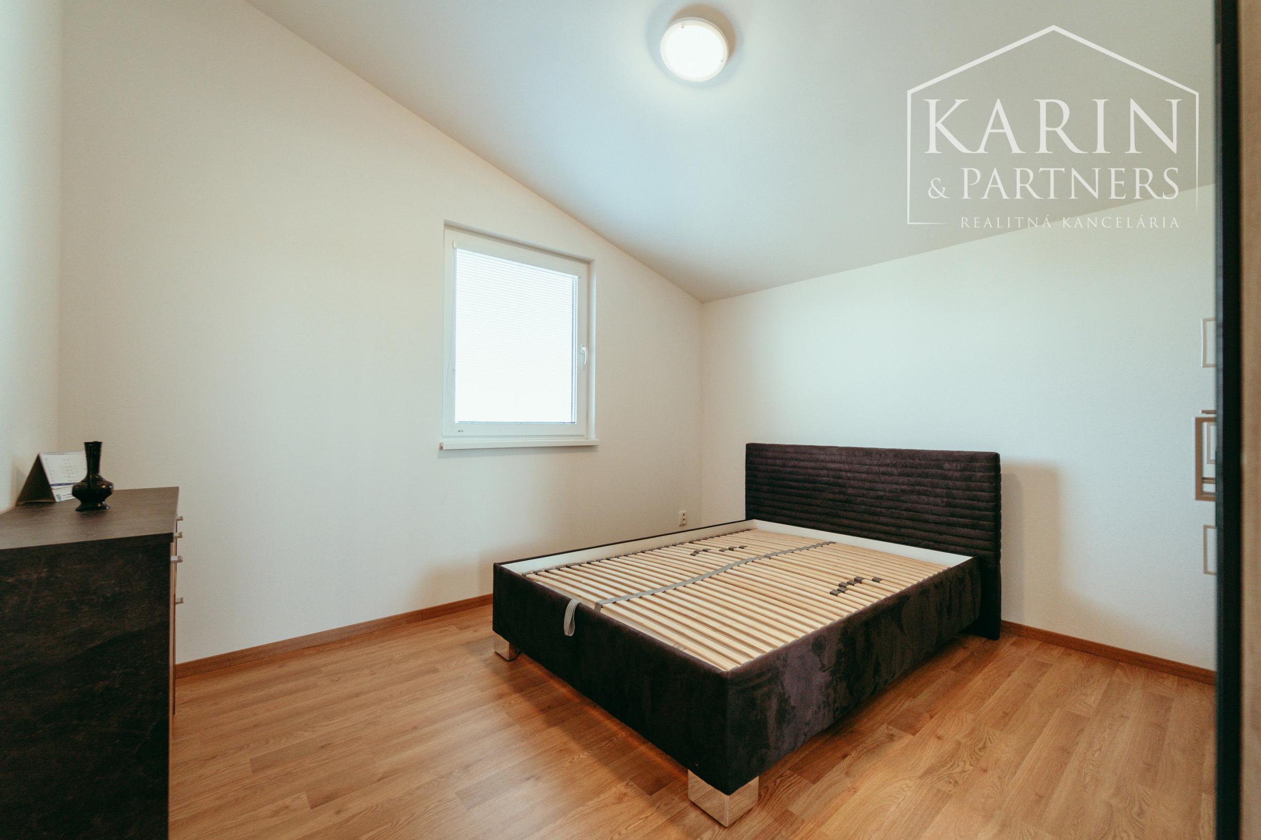 EXKLUZÍVNA 3-IZBOVÁ NOVOSTAVBA S TERASOU V PRIETRŽKE