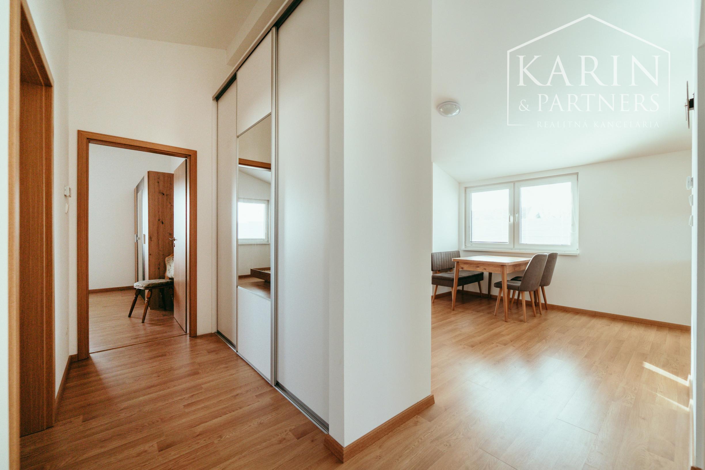 EXKLUZÍVNA 3-IZBOVÁ NOVOSTAVBA S TERASOU V PRIETRŽKE