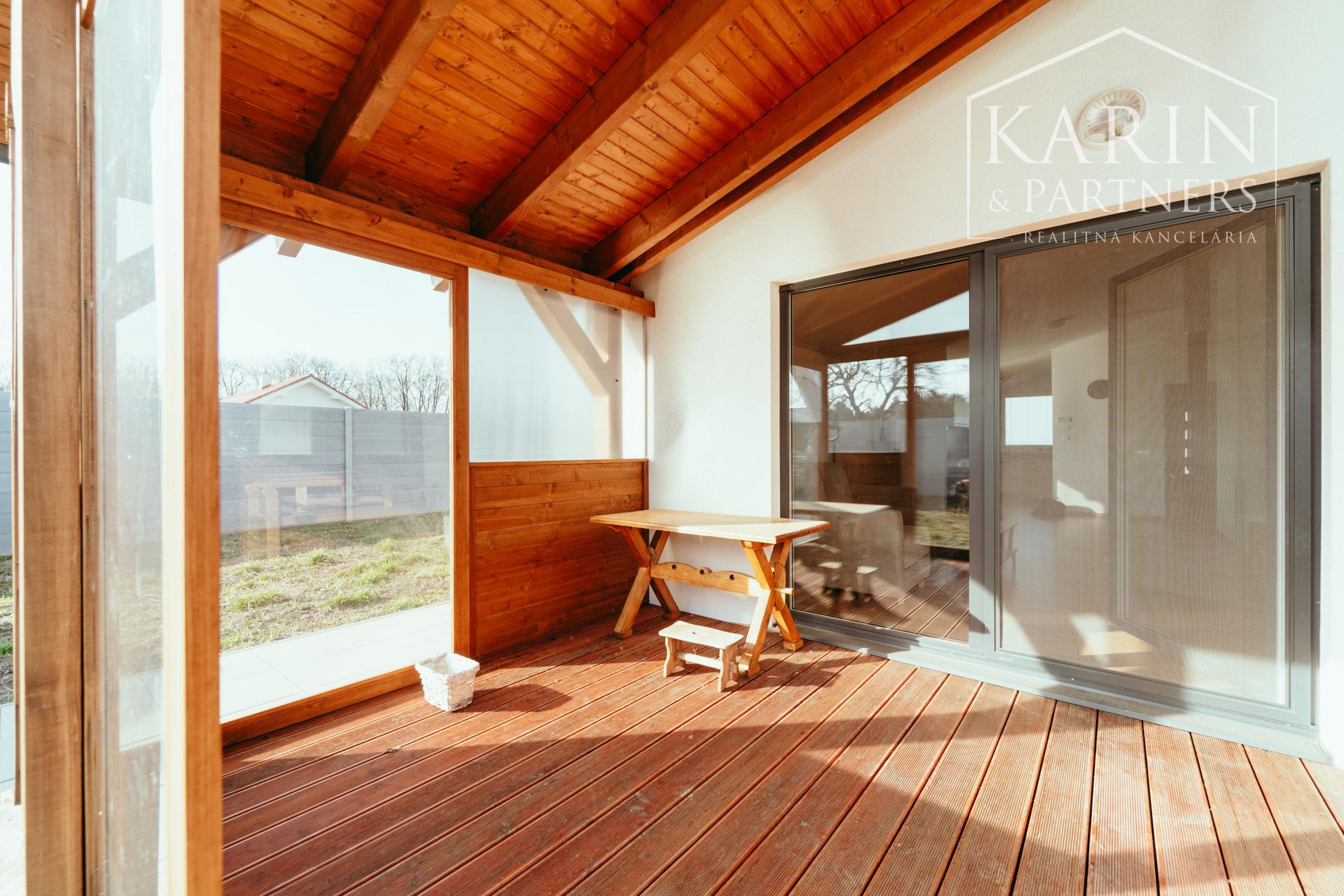 EXKLUZÍVNA 3-IZBOVÁ NOVOSTAVBA S TERASOU V PRIETRŽKE