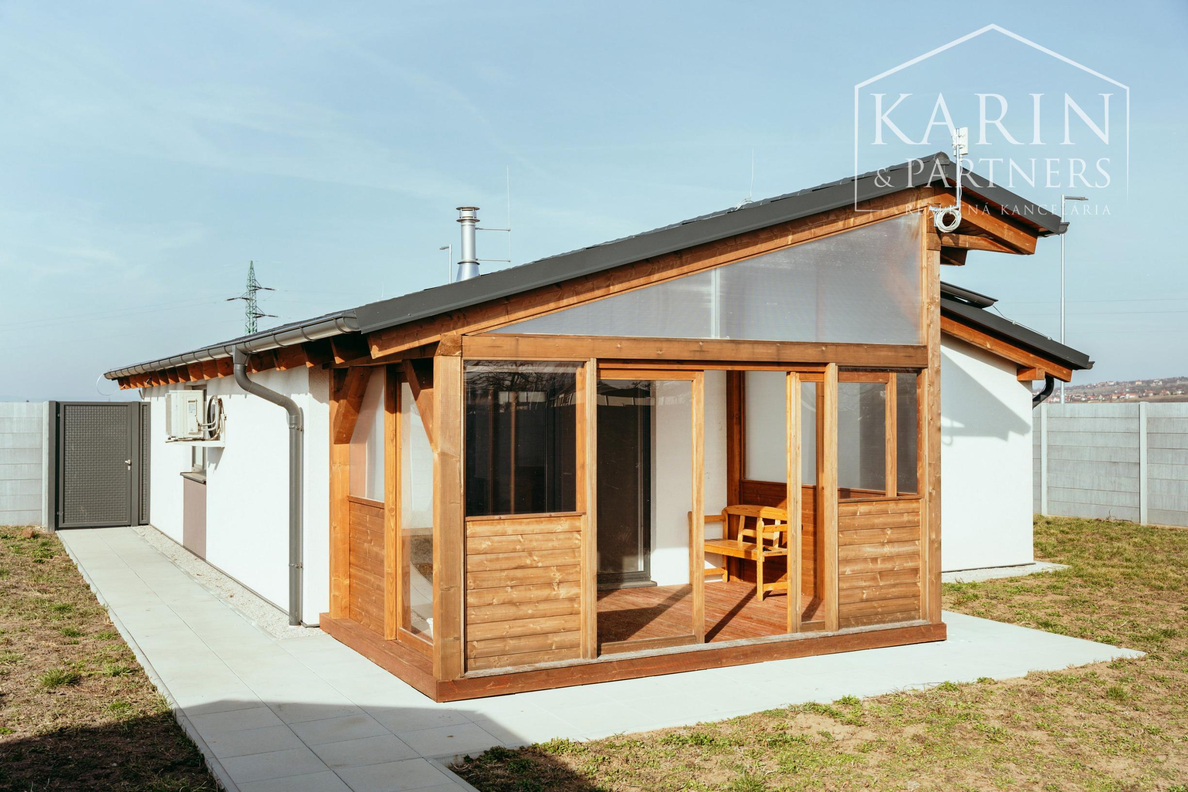 EXKLUZÍVNA 3-IZBOVÁ NOVOSTAVBA S TERASOU V PRIETRŽKE