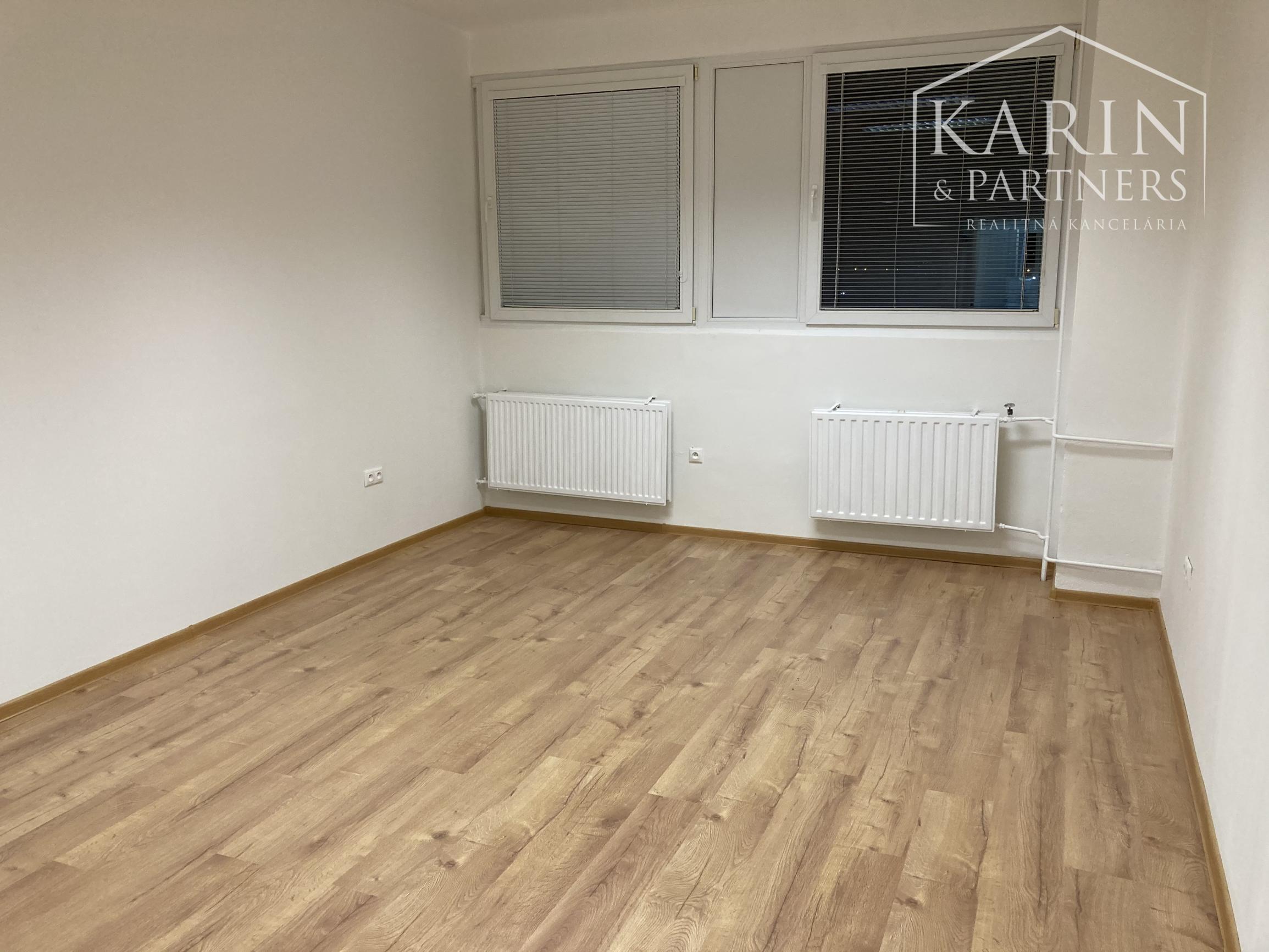 Prenájom klimatizovaná kancelária 19 m2, ul. Polianky, BA IV., Dúbravka