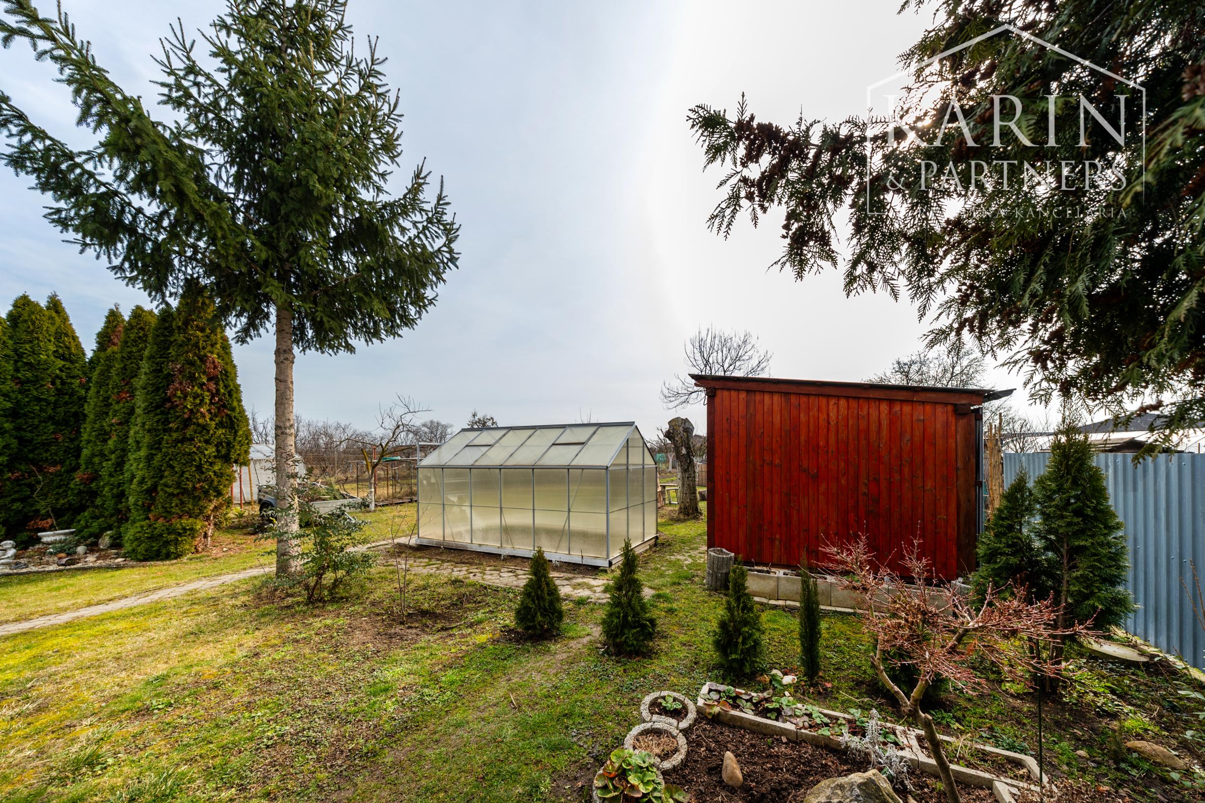 6-izbový rodinný dom s viacúčelovým veľkým pozemkom – Ivanka pri Nitre, len 10 minút od mesta Nitra