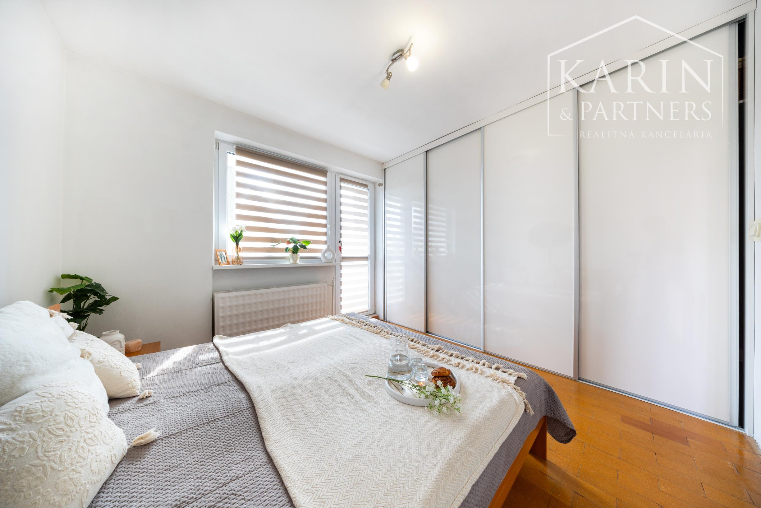 6-izbový rodinný dom s viacúčelovým veľkým pozemkom – Ivanka pri Nitre, len 10 minút od mesta Nitra