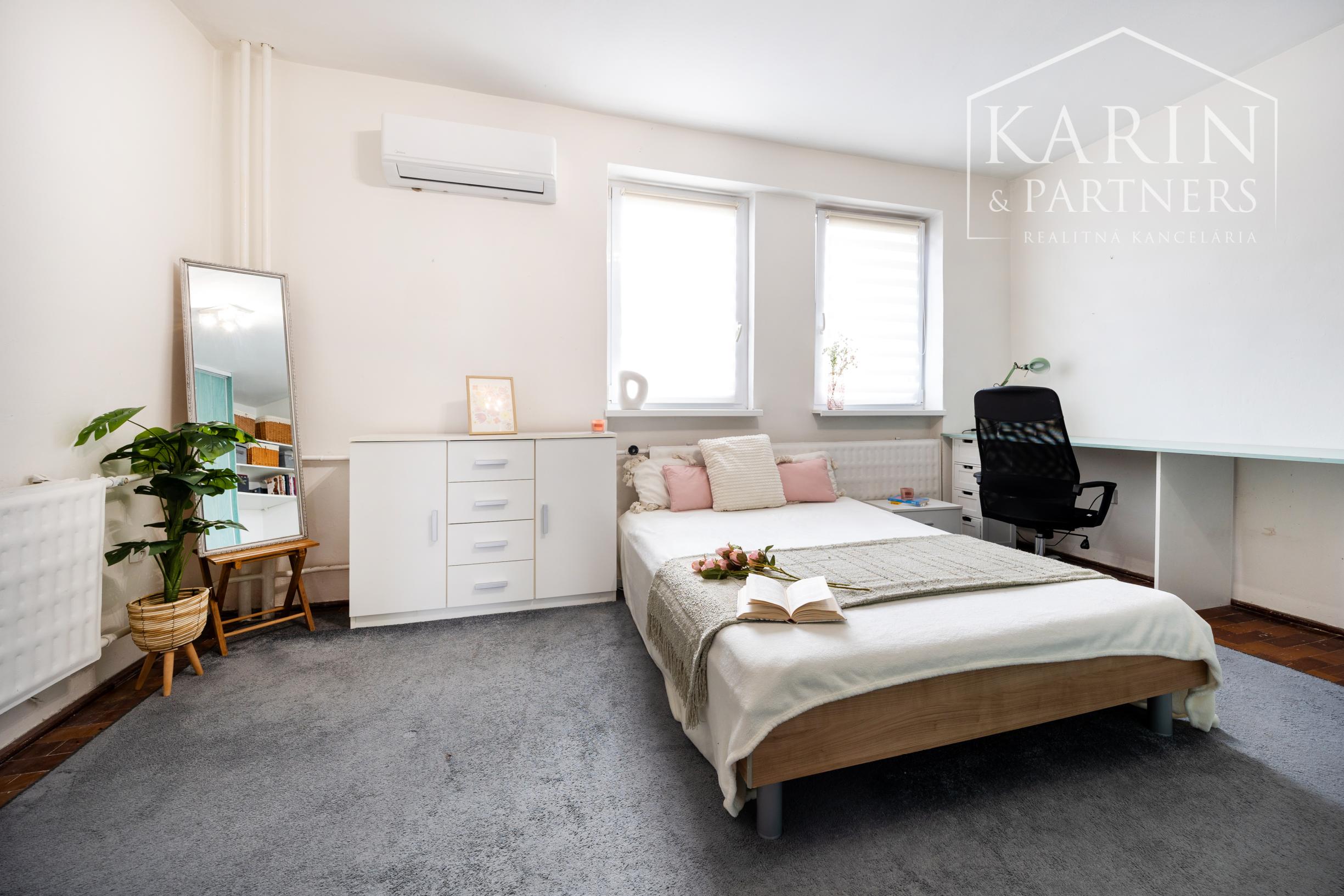 6-izbový rodinný dom s viacúčelovým veľkým pozemkom – Ivanka pri Nitre, len 10 minút od mesta Nitra