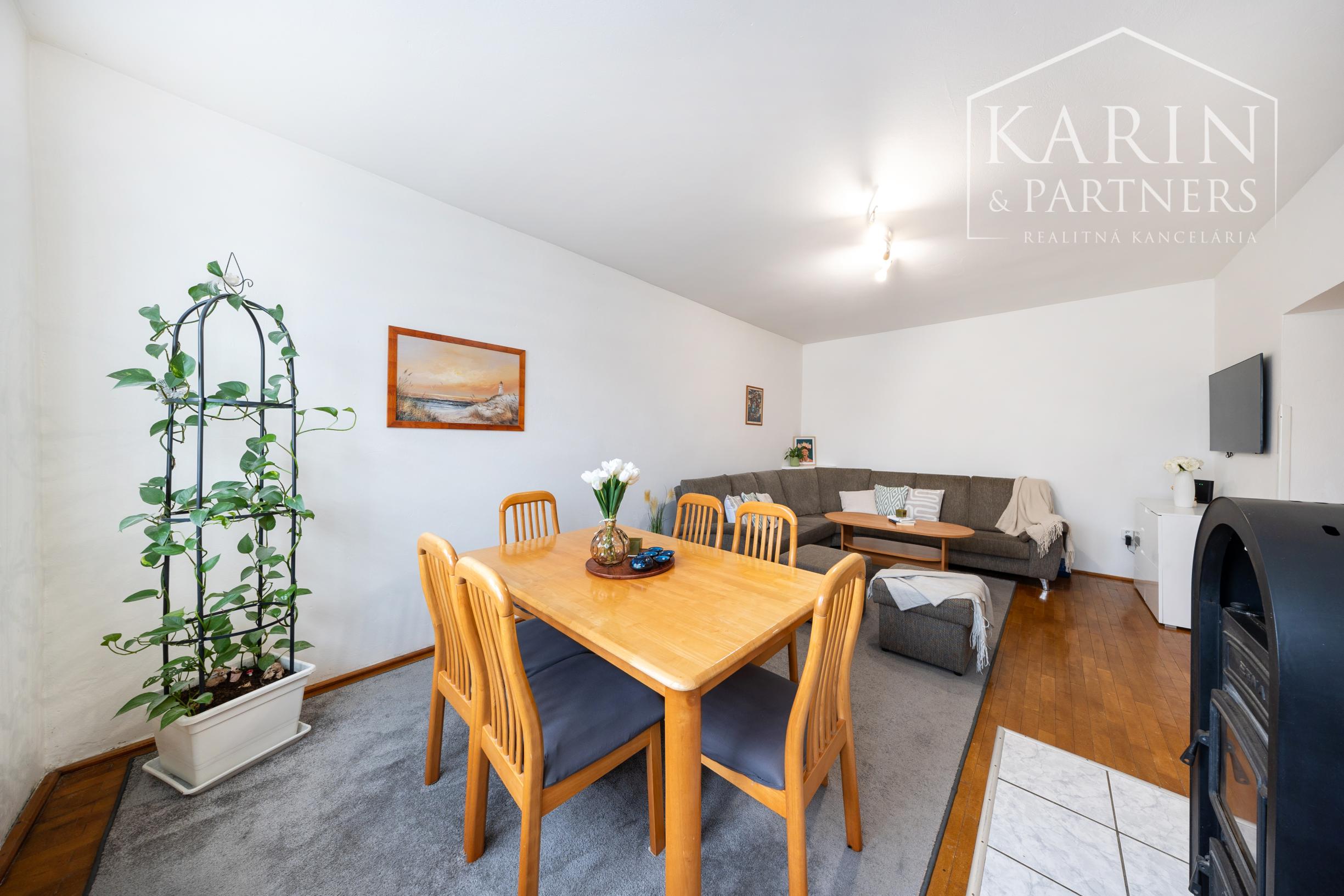 6-izbový rodinný dom s viacúčelovým veľkým pozemkom – Ivanka pri Nitre, len 10 minút od mesta Nitra