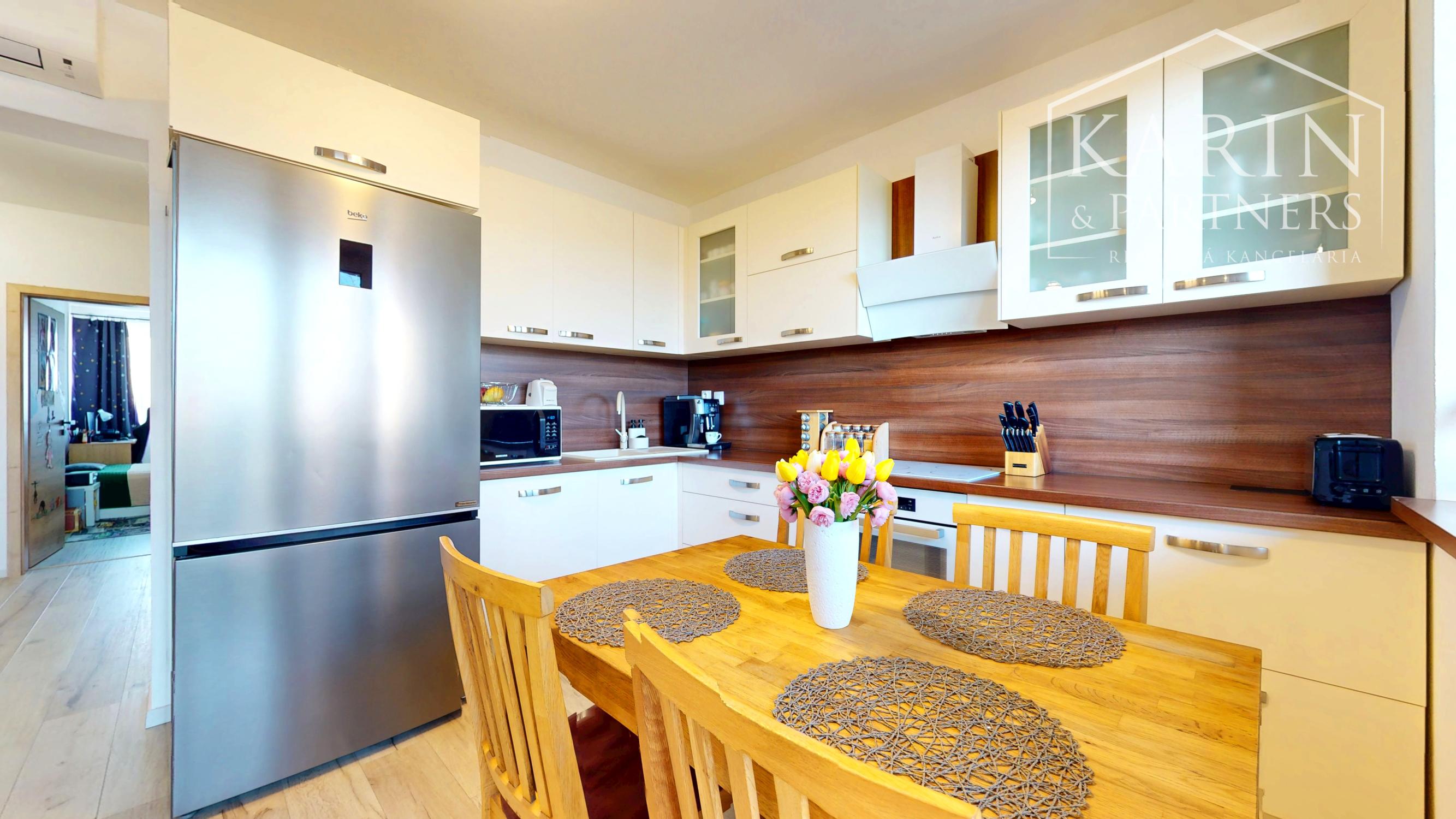 3-izbový byt s atmosférou rodinného domu, terasou a podkrovím