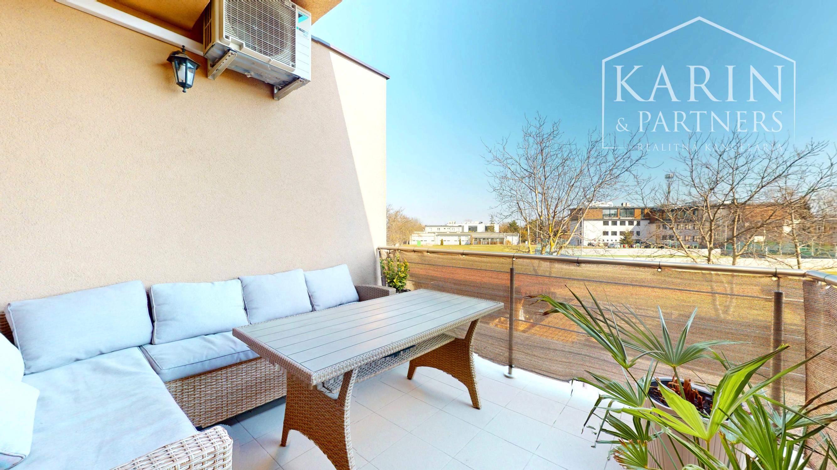 3-izbový byt s atmosférou rodinného domu, terasou a podkrovím