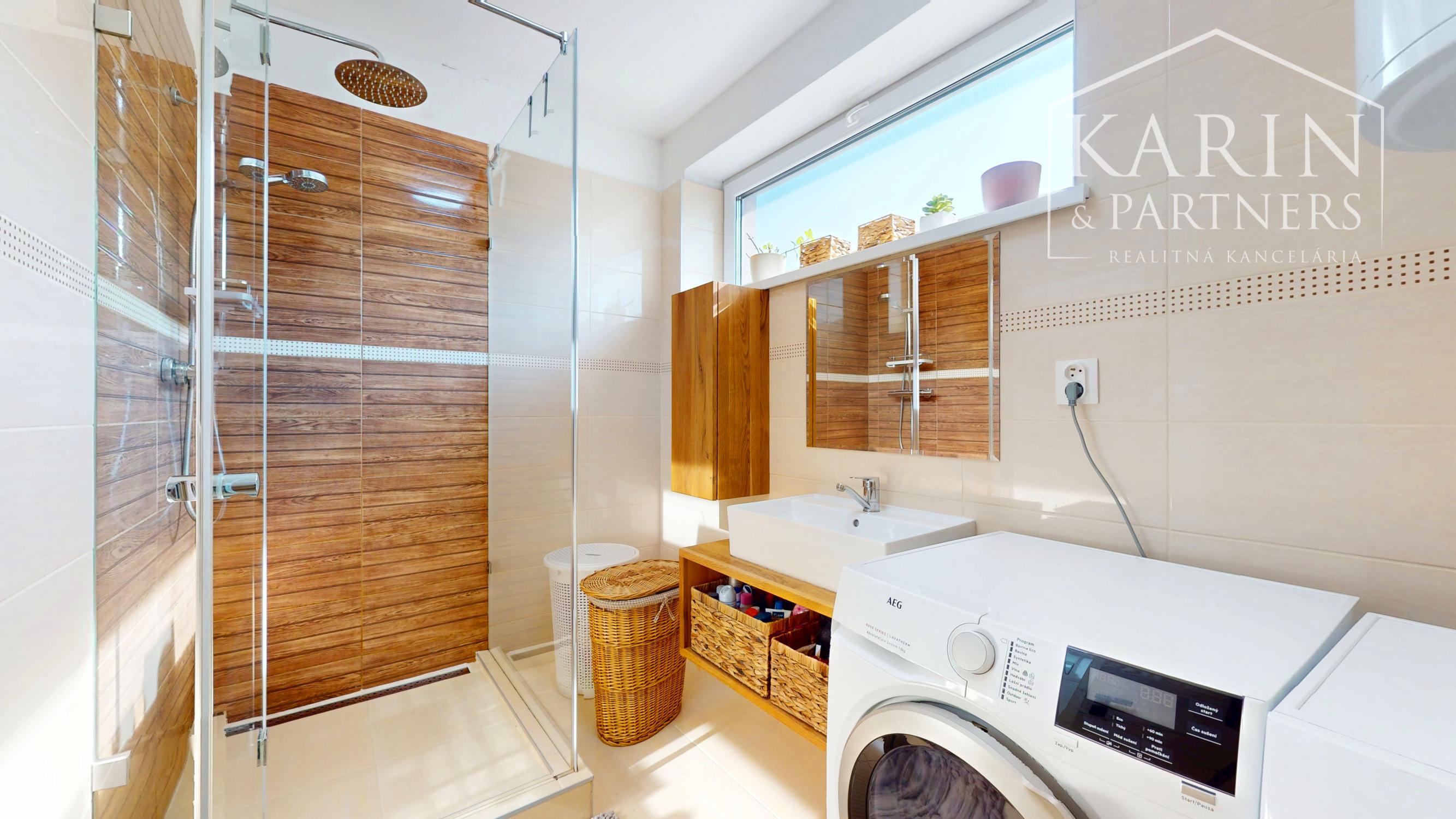 3-izbový byt s atmosférou rodinného domu, terasou a podkrovím