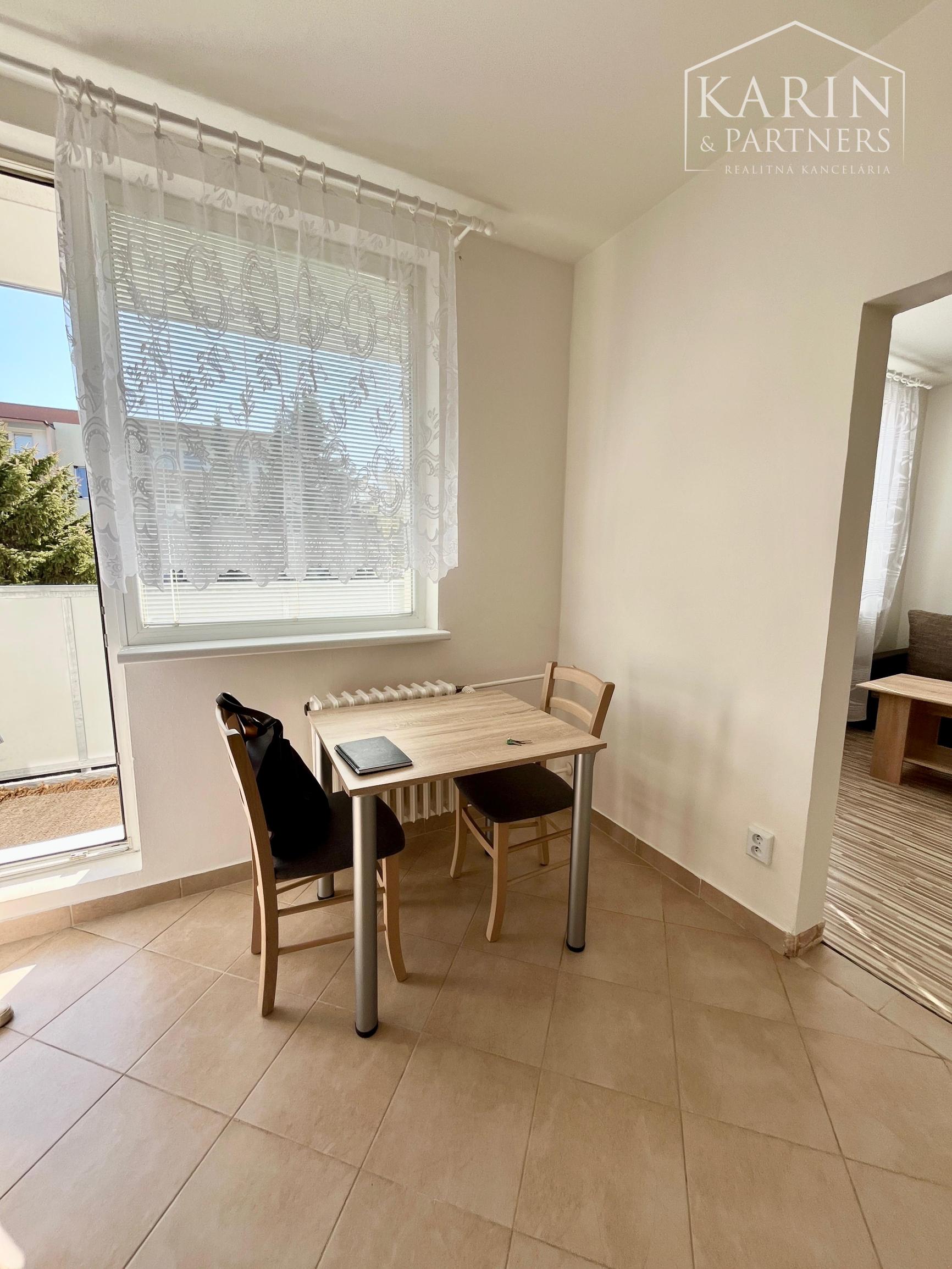 NA PRENÁJOM ZARIADENÝ 1i BYT V MESTE SKALICA