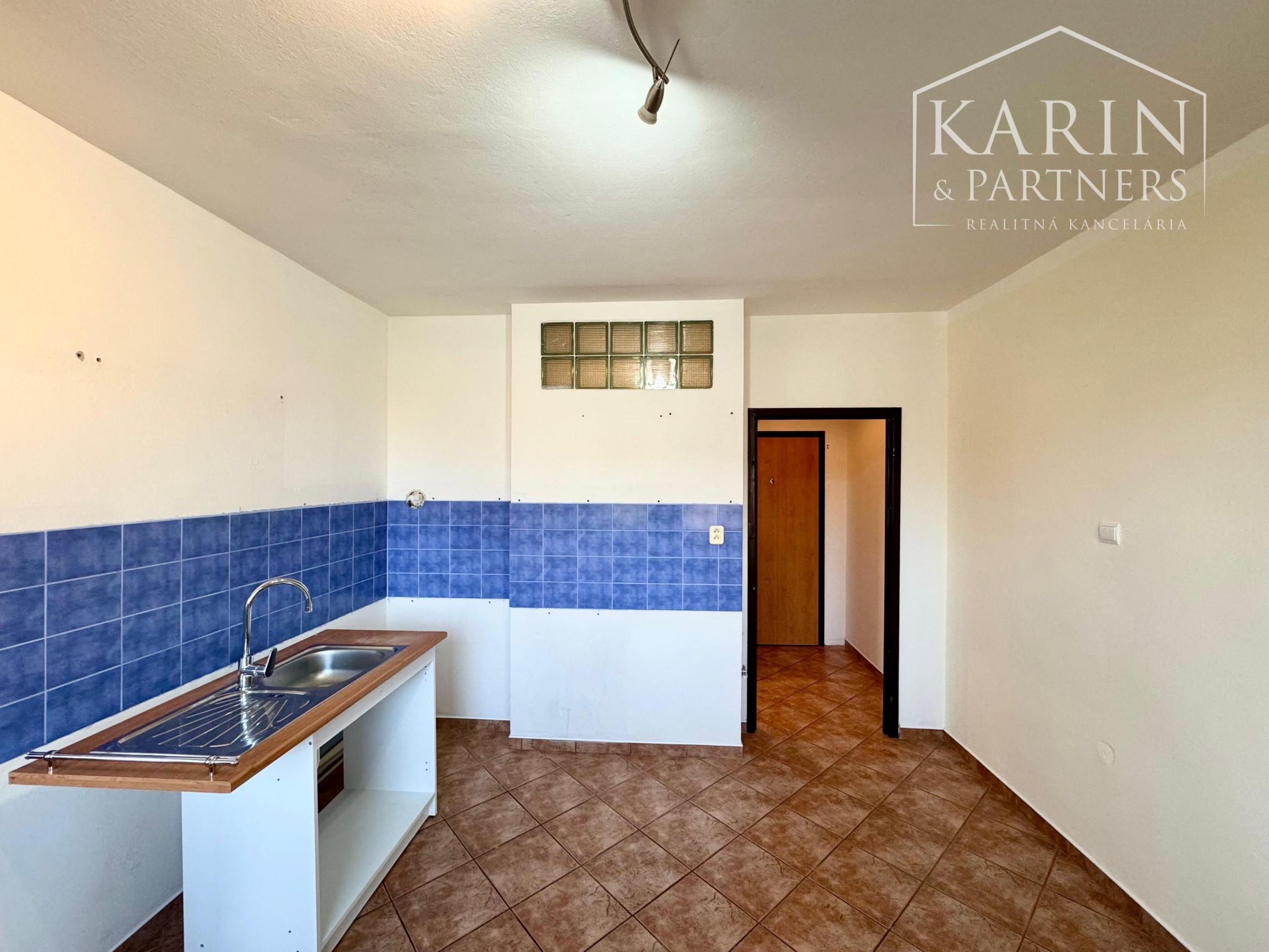 1-IZBÁK SKALICA (SNP) NA PREDAJ