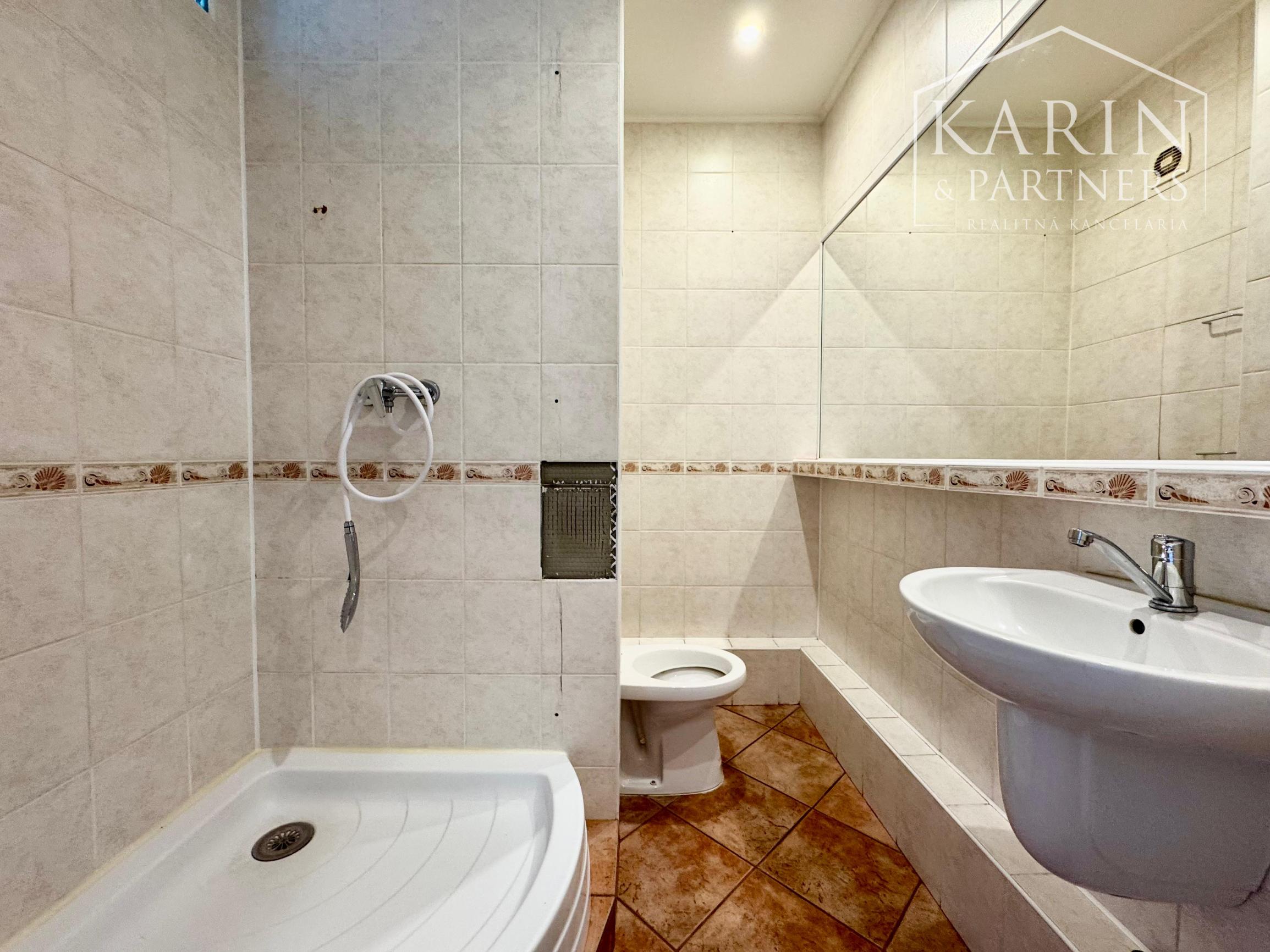 1-IZBÁK SKALICA (SNP) NA PREDAJ