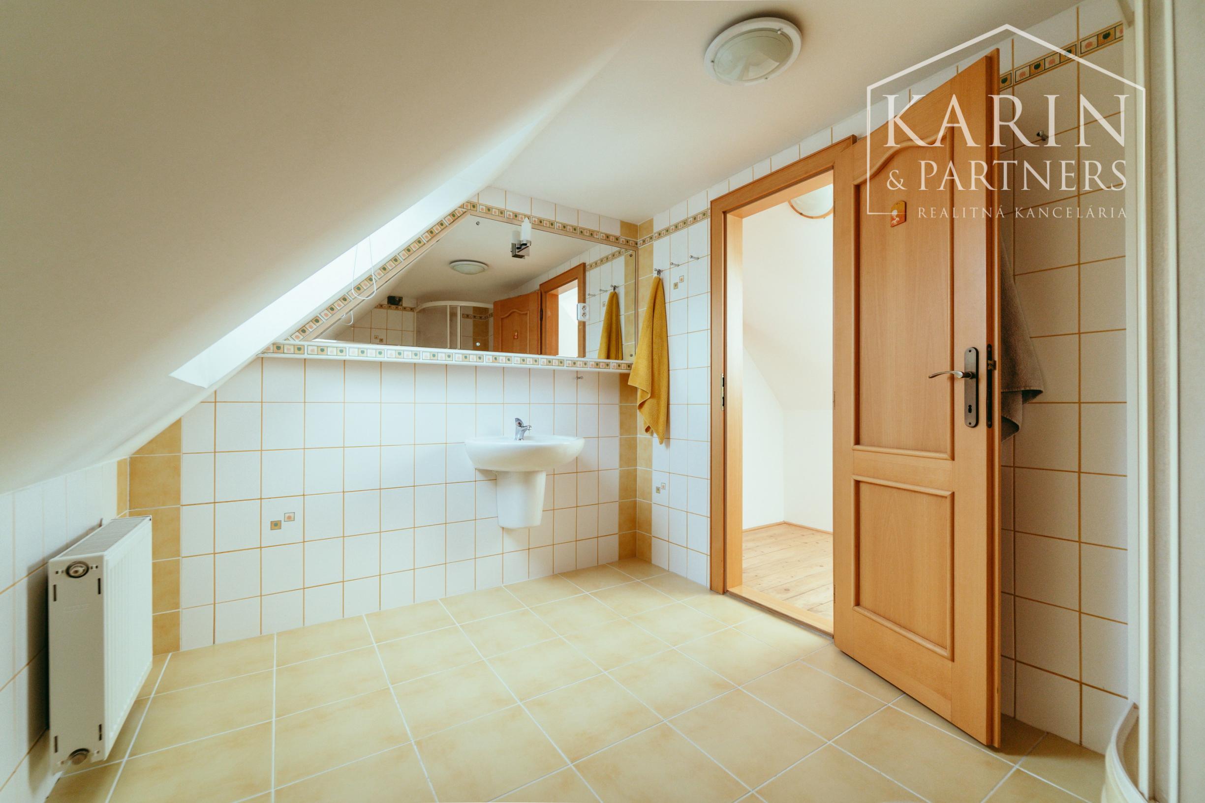 5i vidiecky RD po kompletnej rekonštrukcii v tichej časti obce Borský Mikuláš