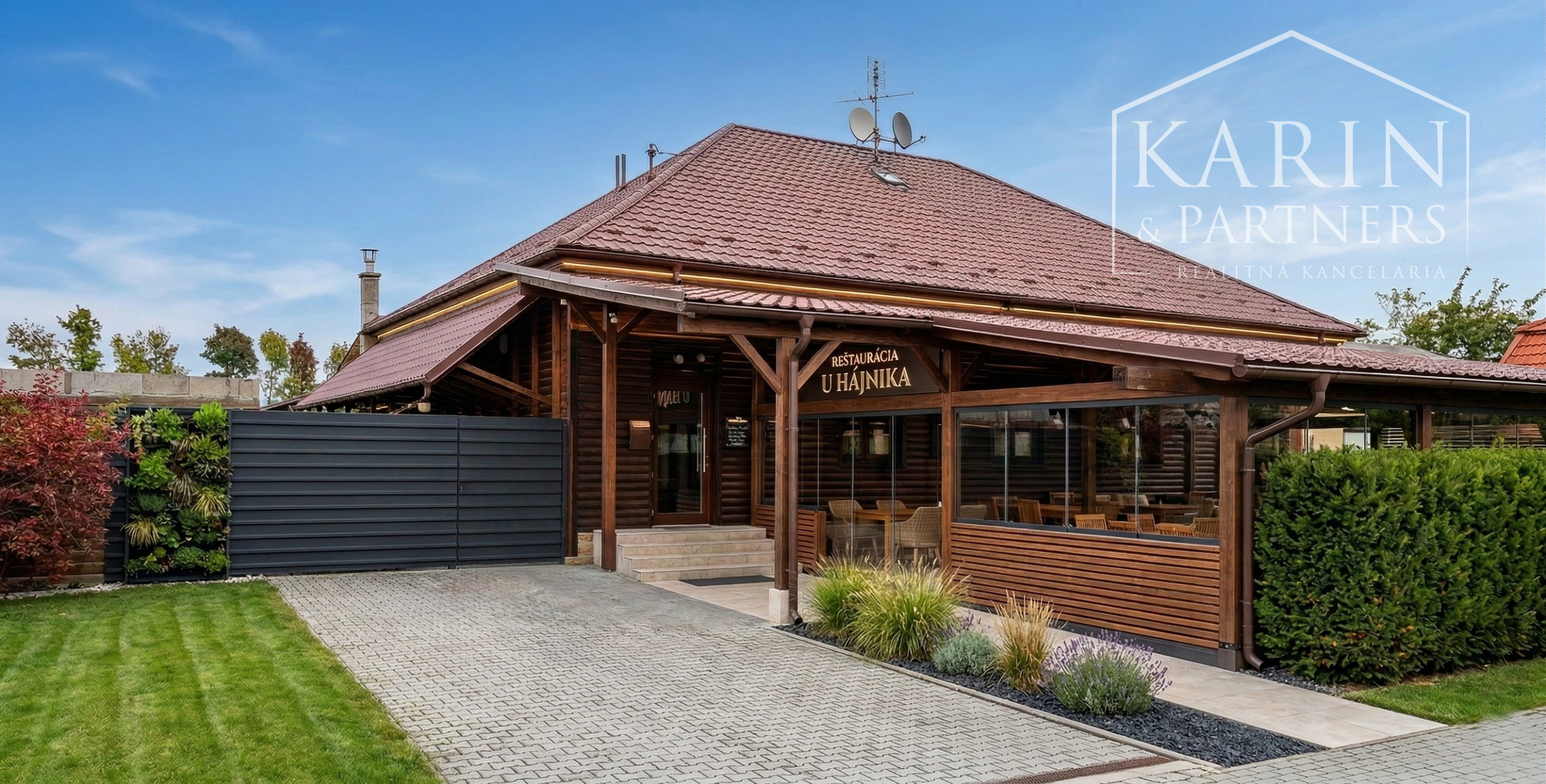 NA PREDAJ-Prevádzková budova+3i byt v centre obce Palárikovo