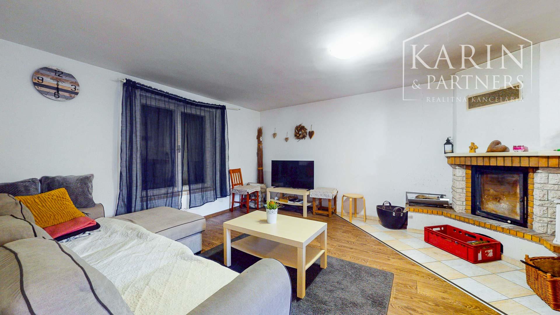 Rozprávková chata pri potoku v Sielnici: Oáza pokoja s výbornou dostupnosťou, pozemkom 832 m² a projektom na rekonštrukciu!