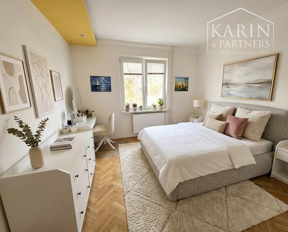 PREDAJ–Nadštandardný 3-izbový byt  s loggiou v  top lokalite Ružinova – Trávniky