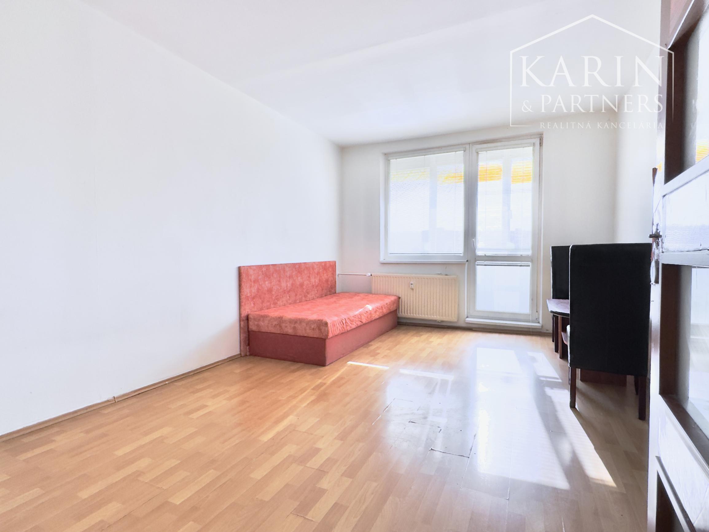 Dostupná garzónka s nízkymi nákladmi v žiadanej lokalite, L. Svobodu