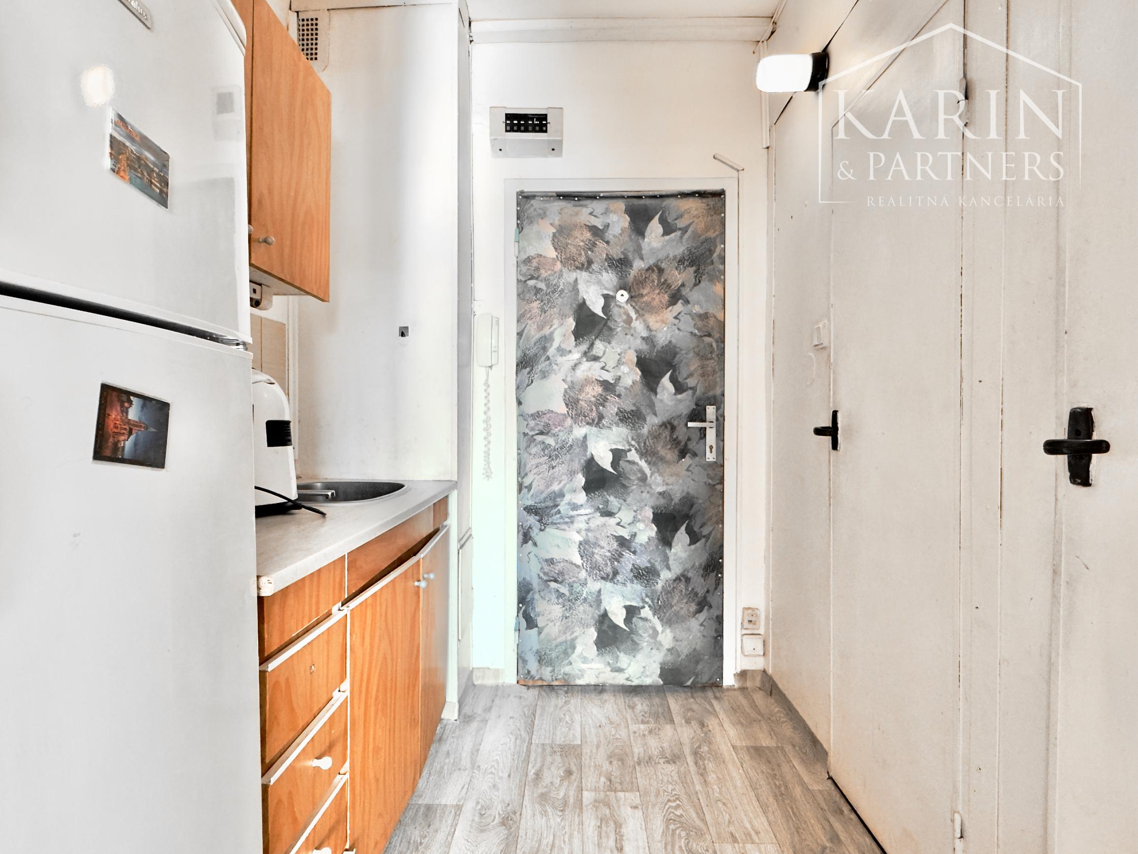 Dostupná garzónka s nízkymi nákladmi v žiadanej lokalite, L. Svobodu