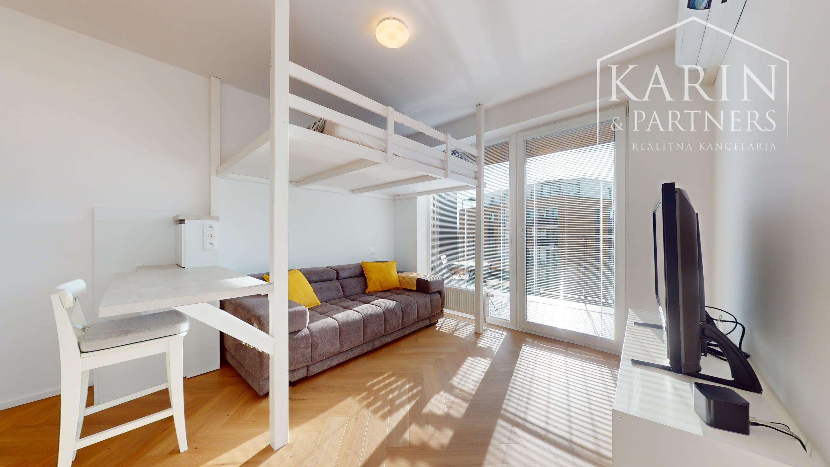 KOMPLETNE ZARIADENÝ 1I BYT S BALKÓNOM A VÝHĽADOM DO PARKU