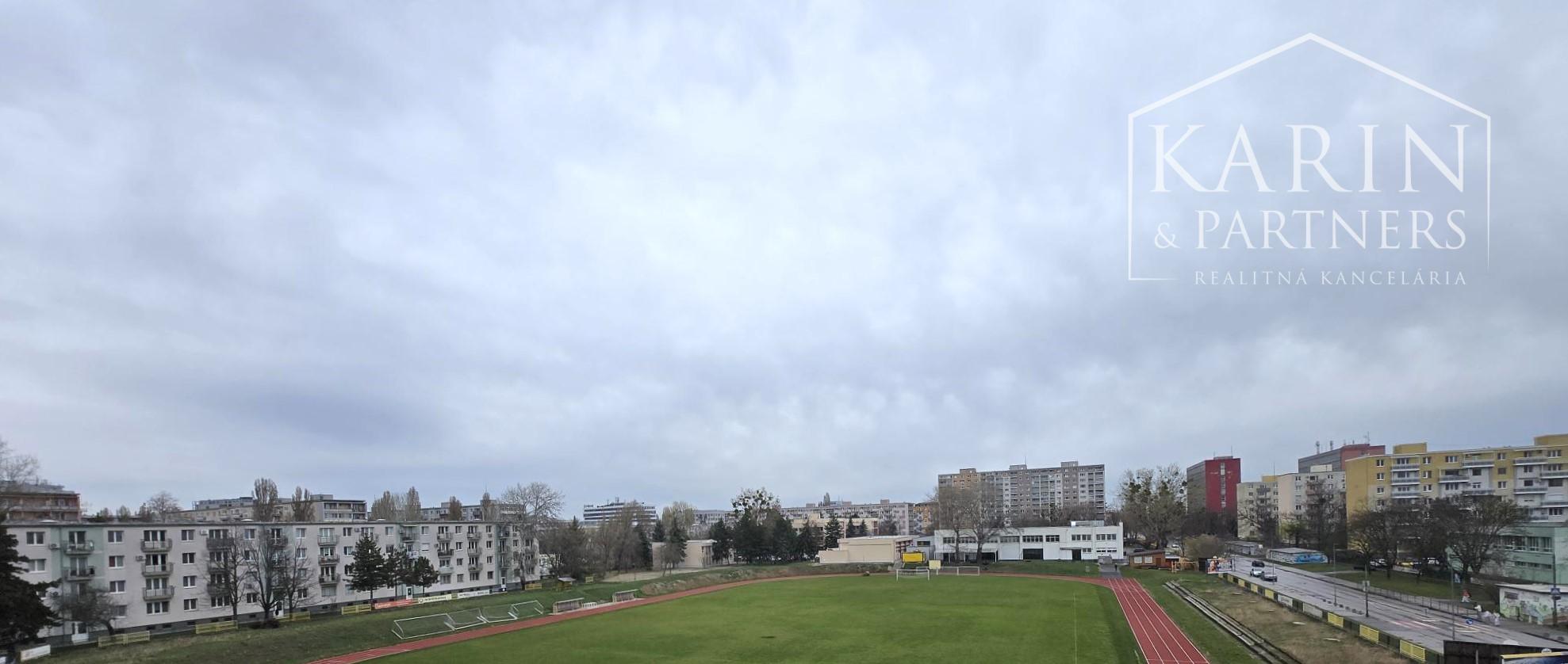 Predaj - 1-izbový byt s výhľadom – Ružinov, Drieňová ul. | výborná investícia | Bratislava II