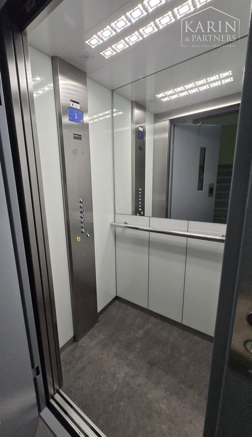 Predaj - 1-izbový byt s výhľadom – Ružinov, Drieňová ul. | výborná investícia | Bratislava II