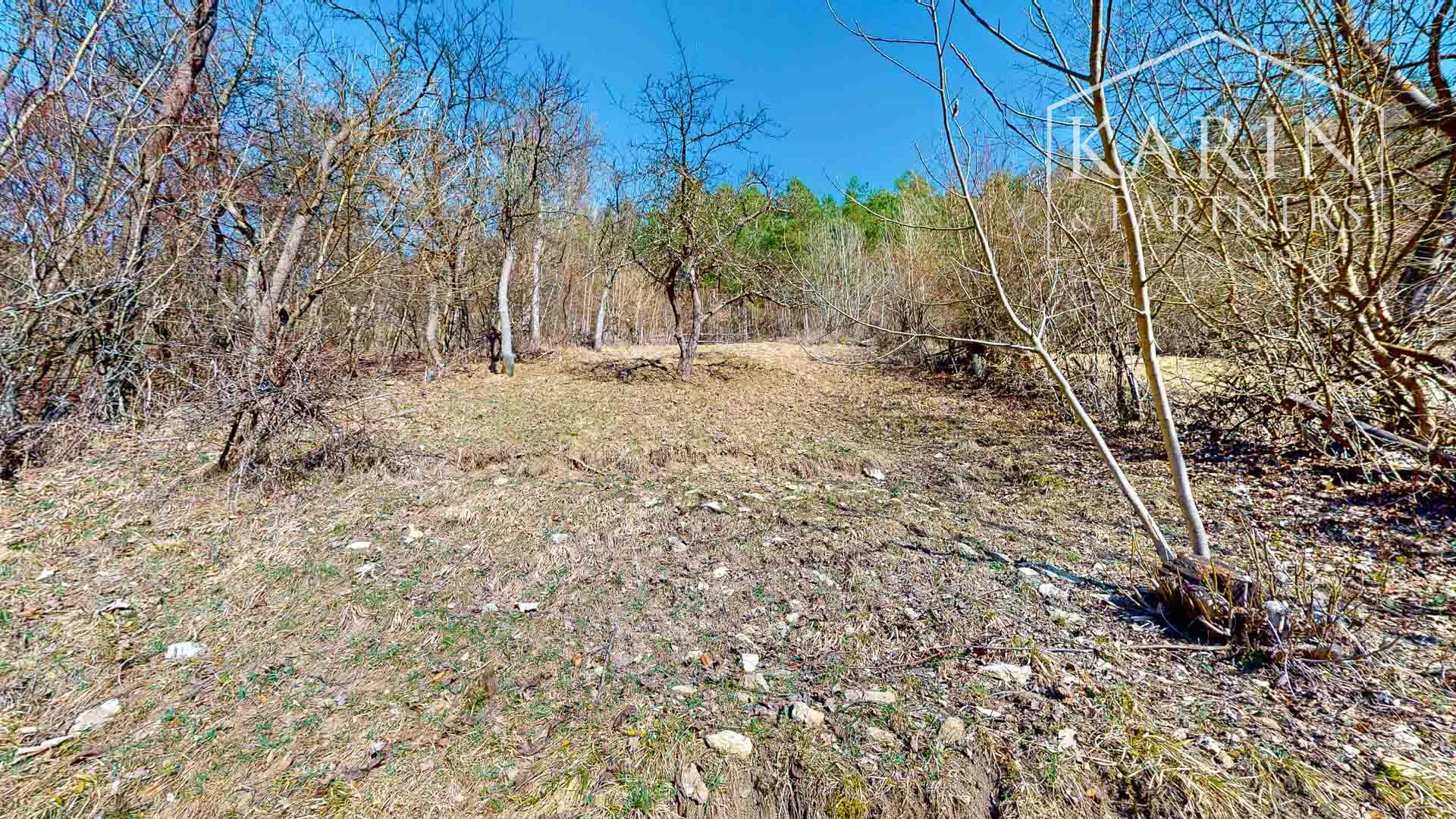 Aktuálne zrekonštruovaný slnečný rodinný dom v obci Hiadeľ, len na skok od Banskej Bystrice!