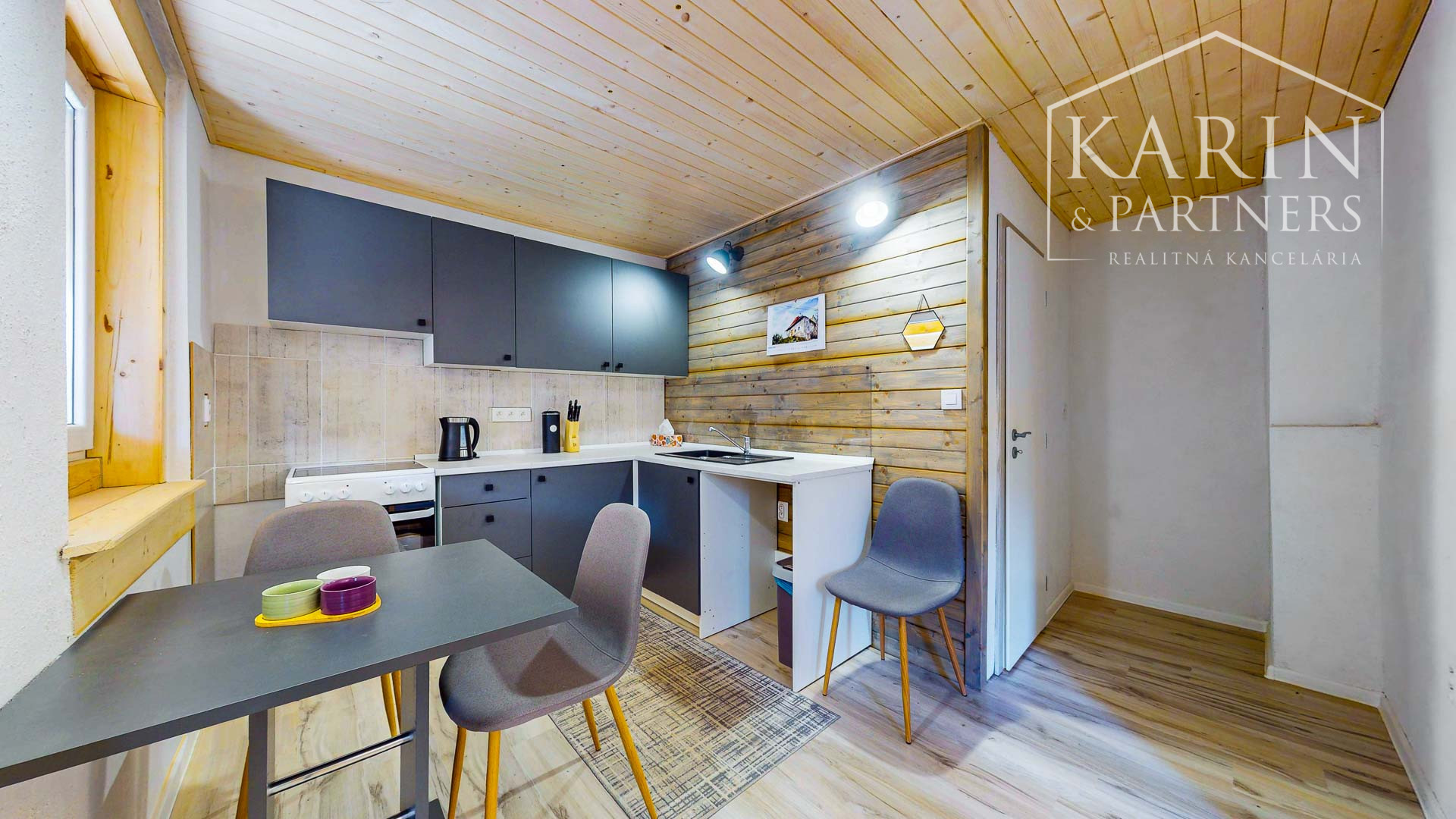 Aktuálne zrekonštruovaný slnečný rodinný dom v obci Hiadeľ, len na skok od Banskej Bystrice!