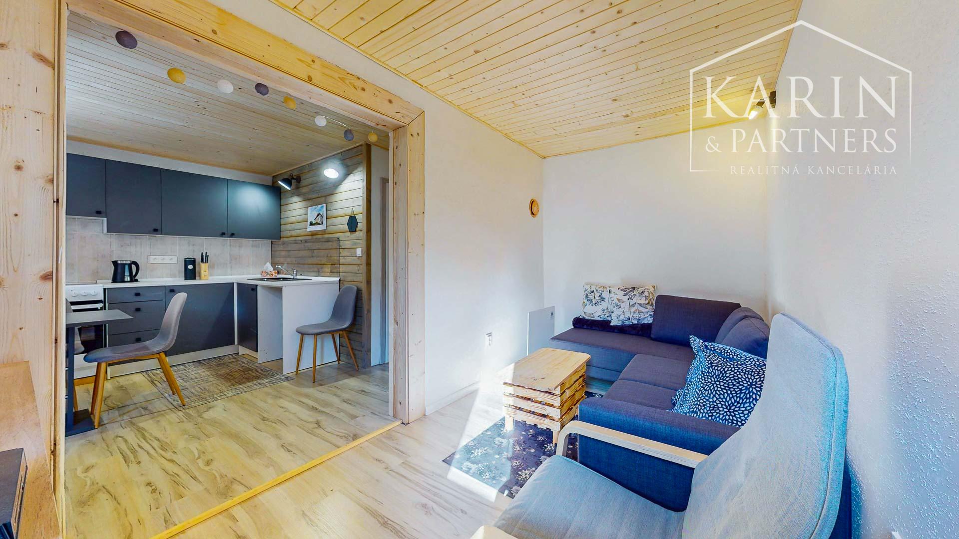 Aktuálne zrekonštruovaný slnečný rodinný dom v obci Hiadeľ, len na skok od Banskej Bystrice!