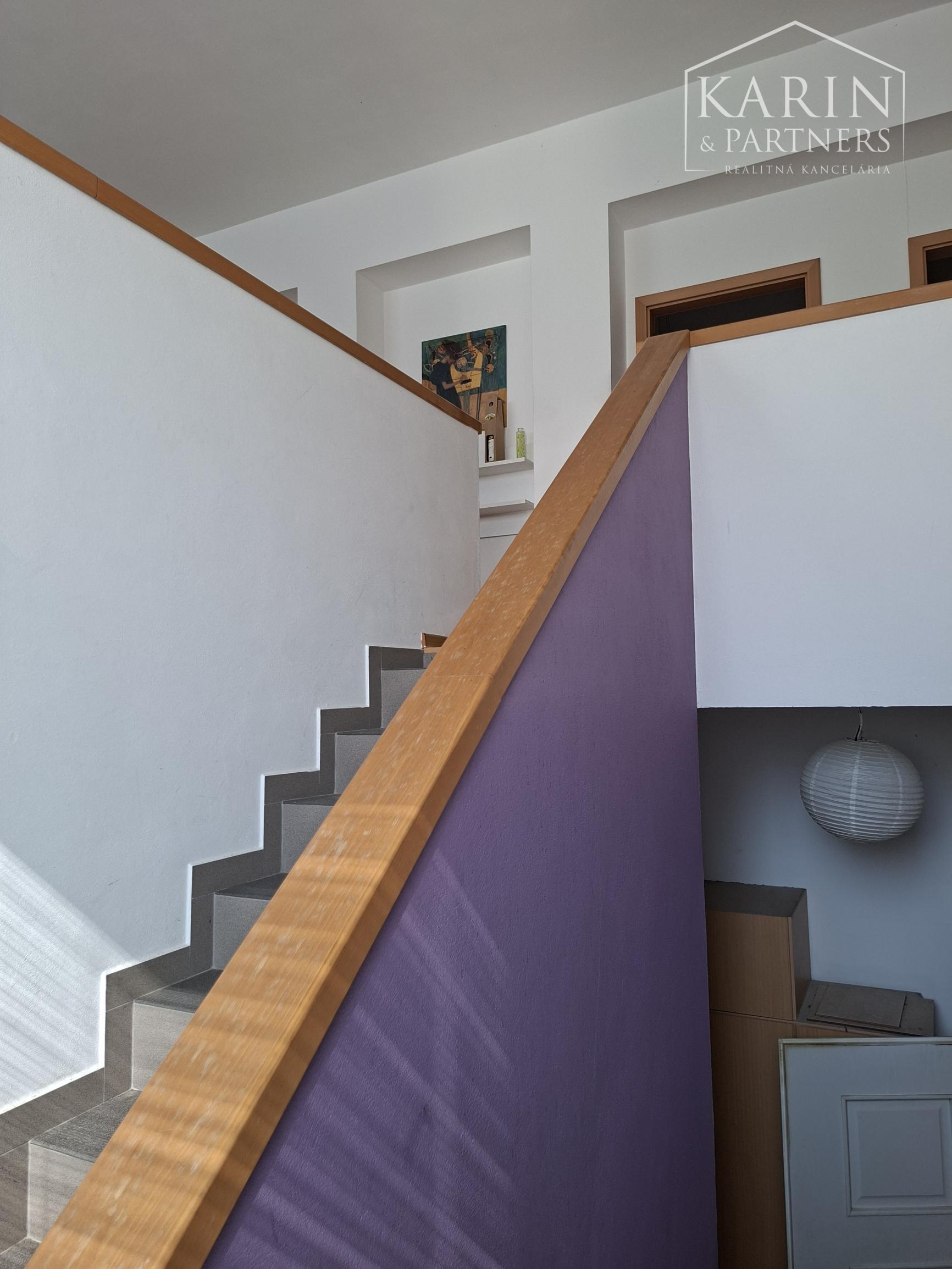 PRENÁJOM: 3 I. BYT 80 M2 V DOME, BRATISLAVA - NOVÉ MESTO, CENA:  950 €/ MESIAC + (PARKOVANIE MOŽNÉ PRED DOMOM).