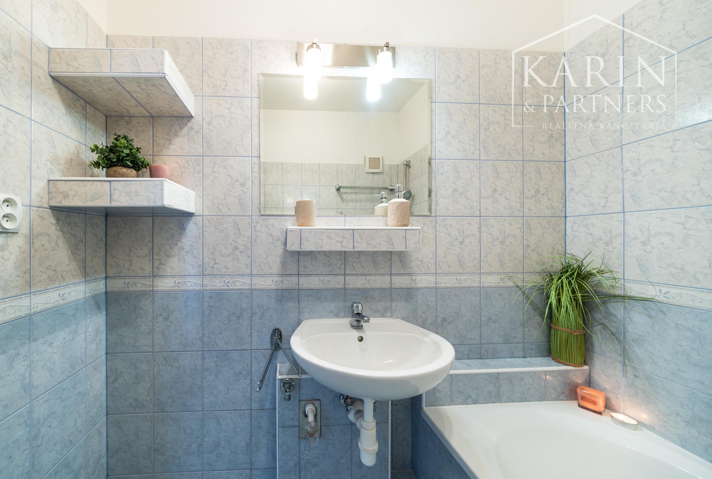 1-izbový byt s loggiou po rekonštrukcii – výborná lokalita