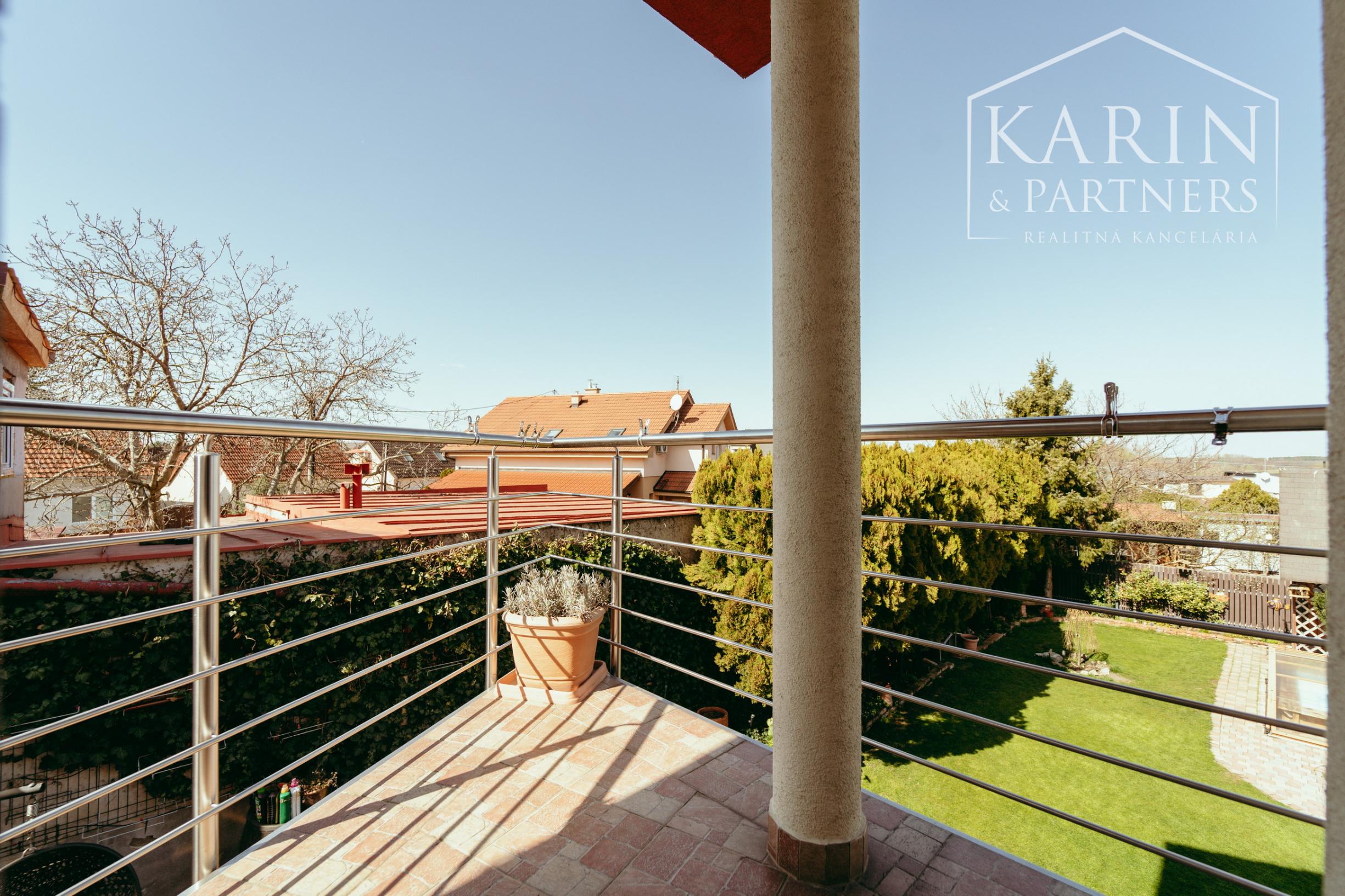 STUPAVA - Rodinný dom s atmosférou  - 5 izieb, záhrada, záhradný domček, bazén, parkovanie