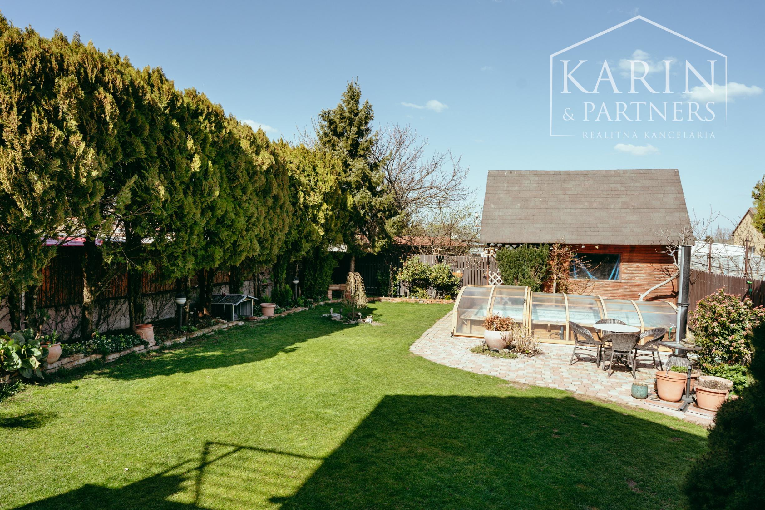 STUPAVA - Rodinný dom s atmosférou  - 5 izieb, záhrada, záhradný domček, bazén, parkovanie