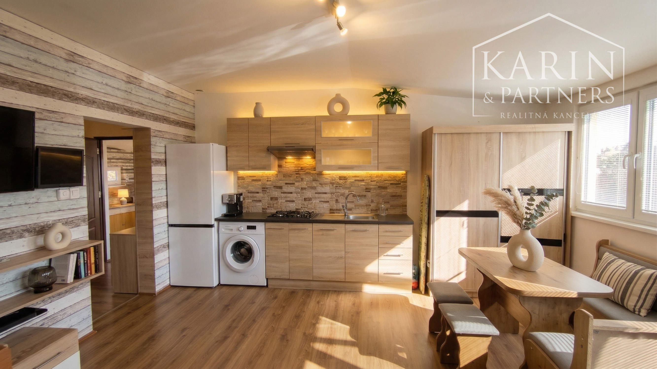 ŠTÝLOVÁ KOMPLETNE ZREKONŠTRUOVANÁ CHATA S BAZÉNOM A ZÁHRADOU – IDEÁLNA NA ODDYCH AJ CELOROČNÉ BÝVANIE - NOVÉ ZÁMKY