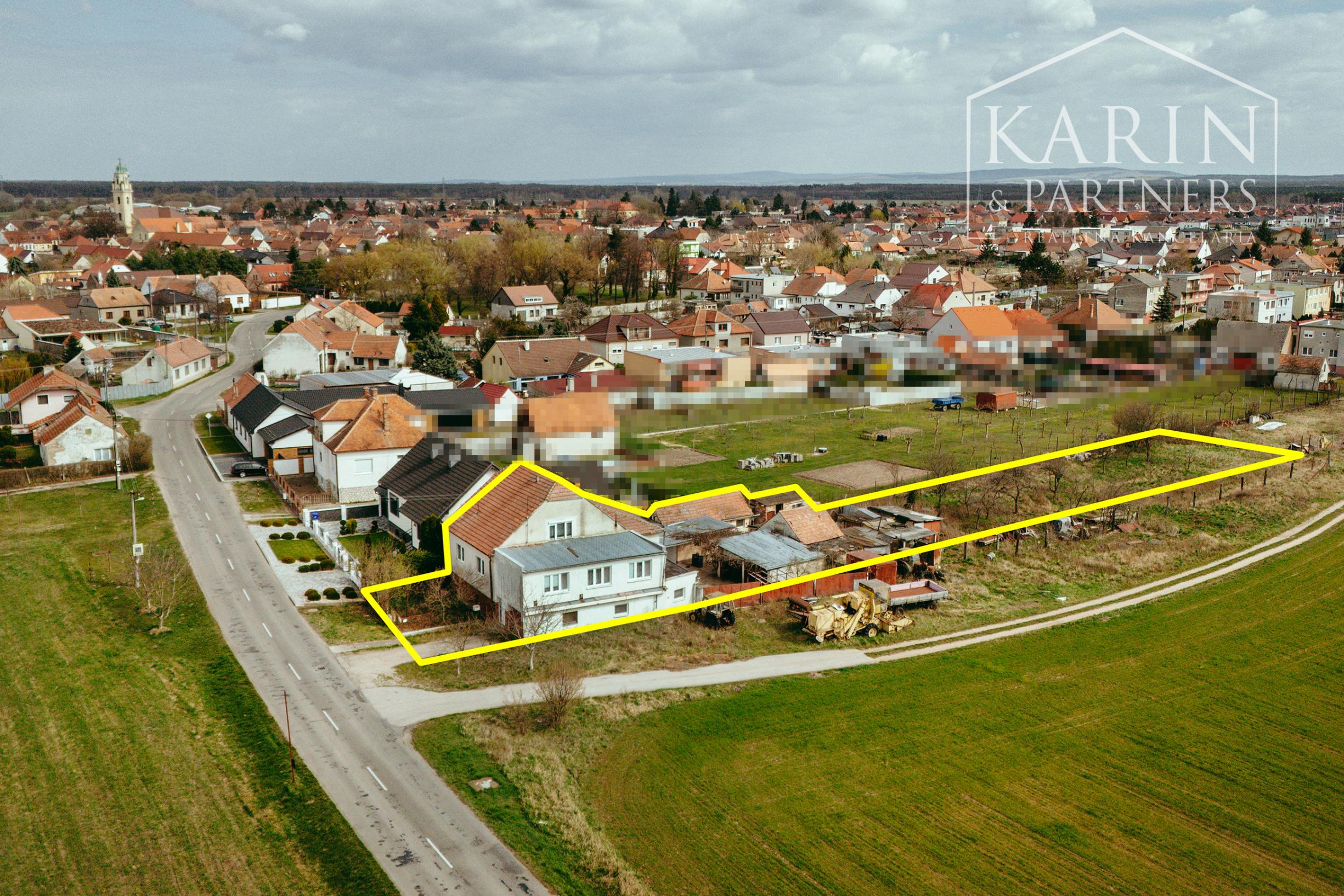 10 izbový rodinný dom v okrajovej časti obce Brodské