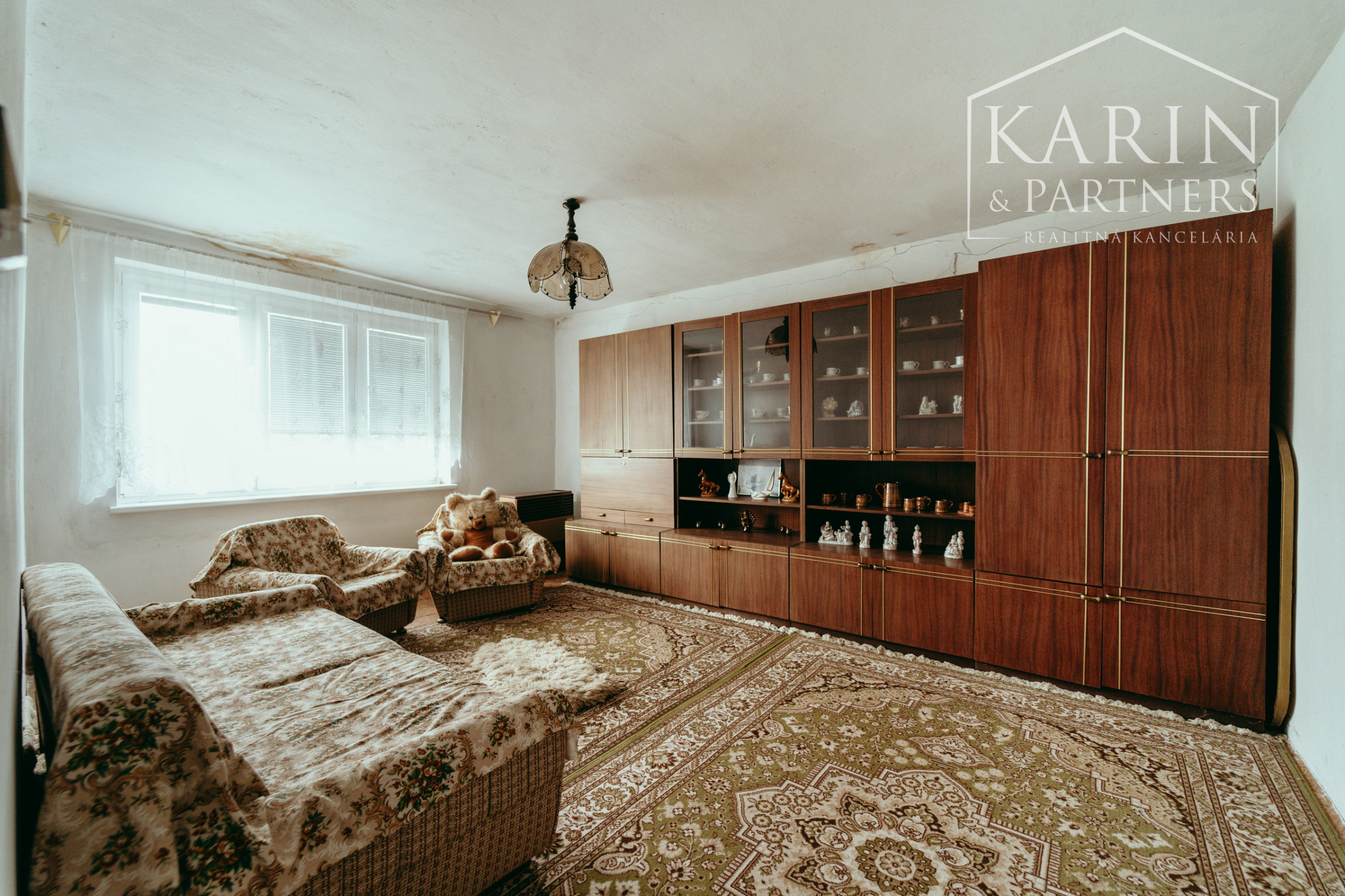 10 izbový rodinný dom v okrajovej časti obce Brodské